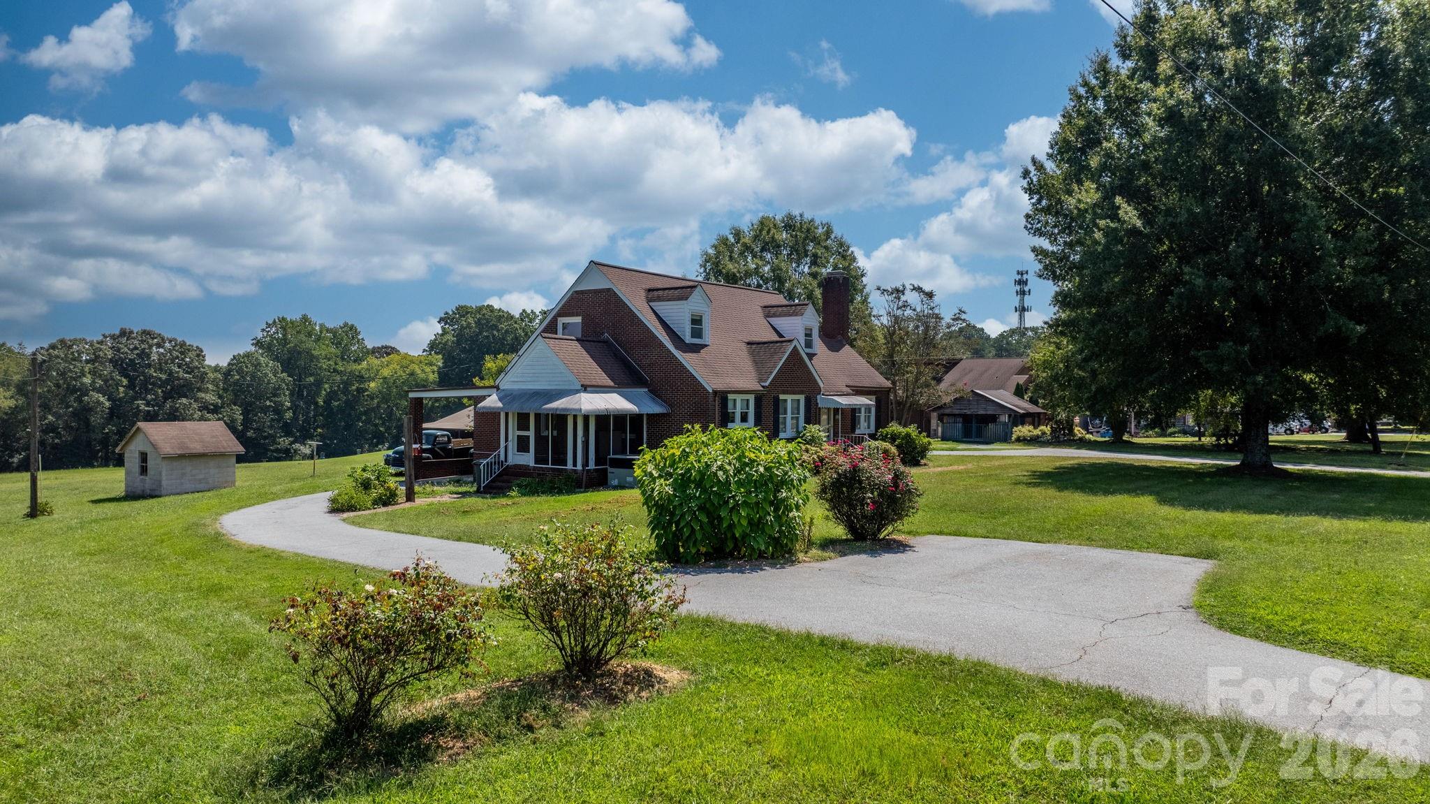 main property photo 37