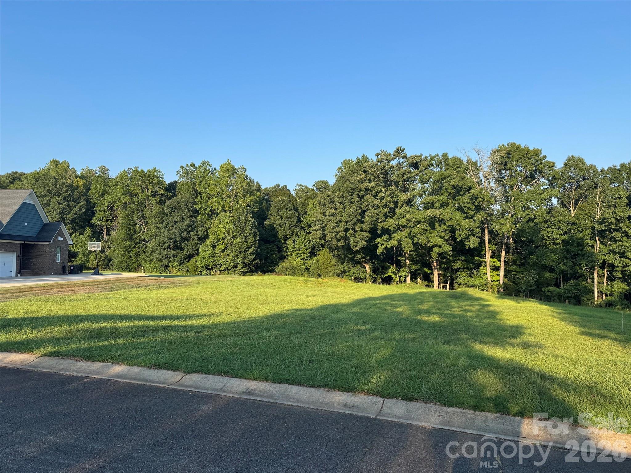 main property photo 6
