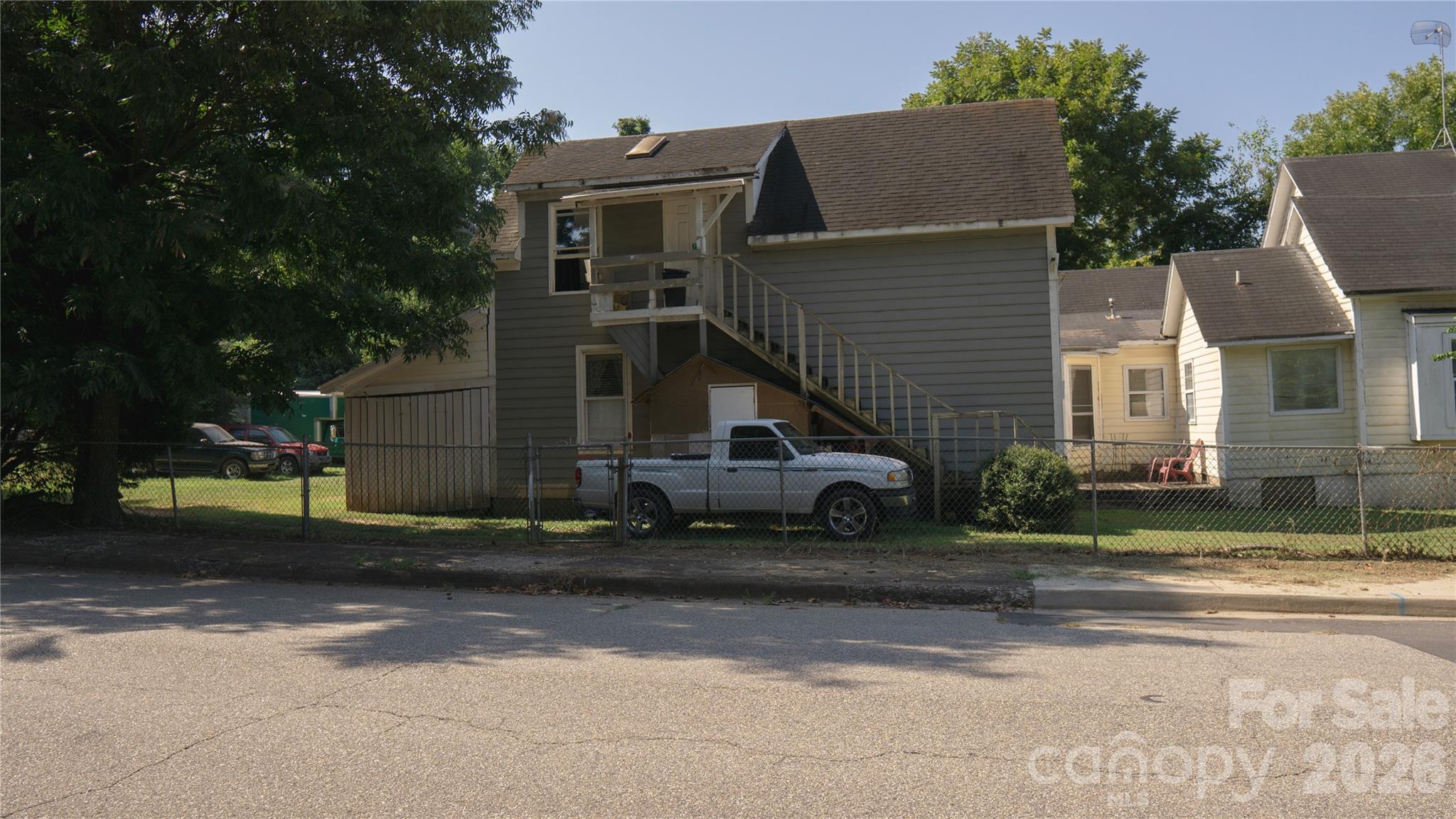 main property photo 6