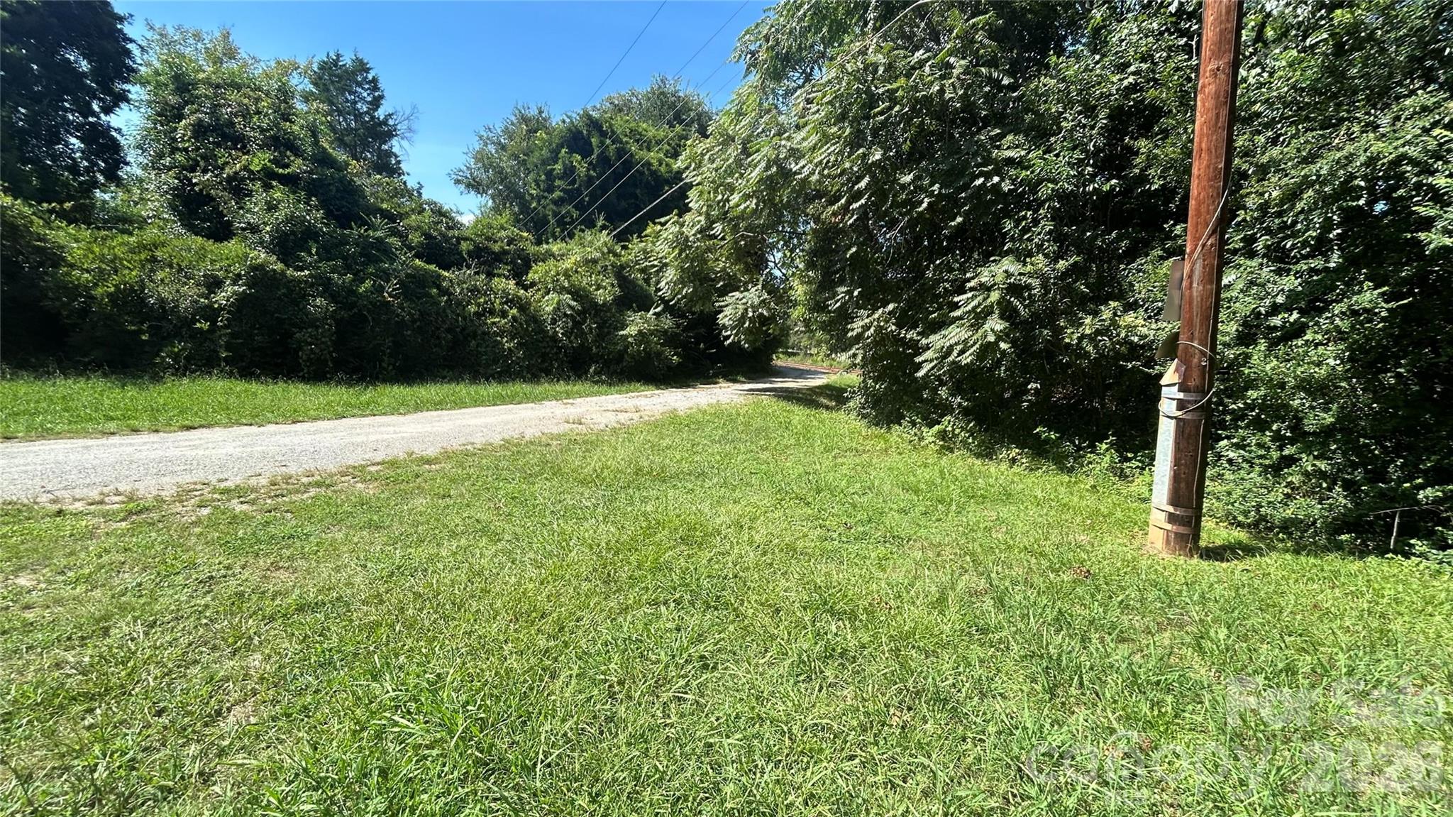 main property photo 28
