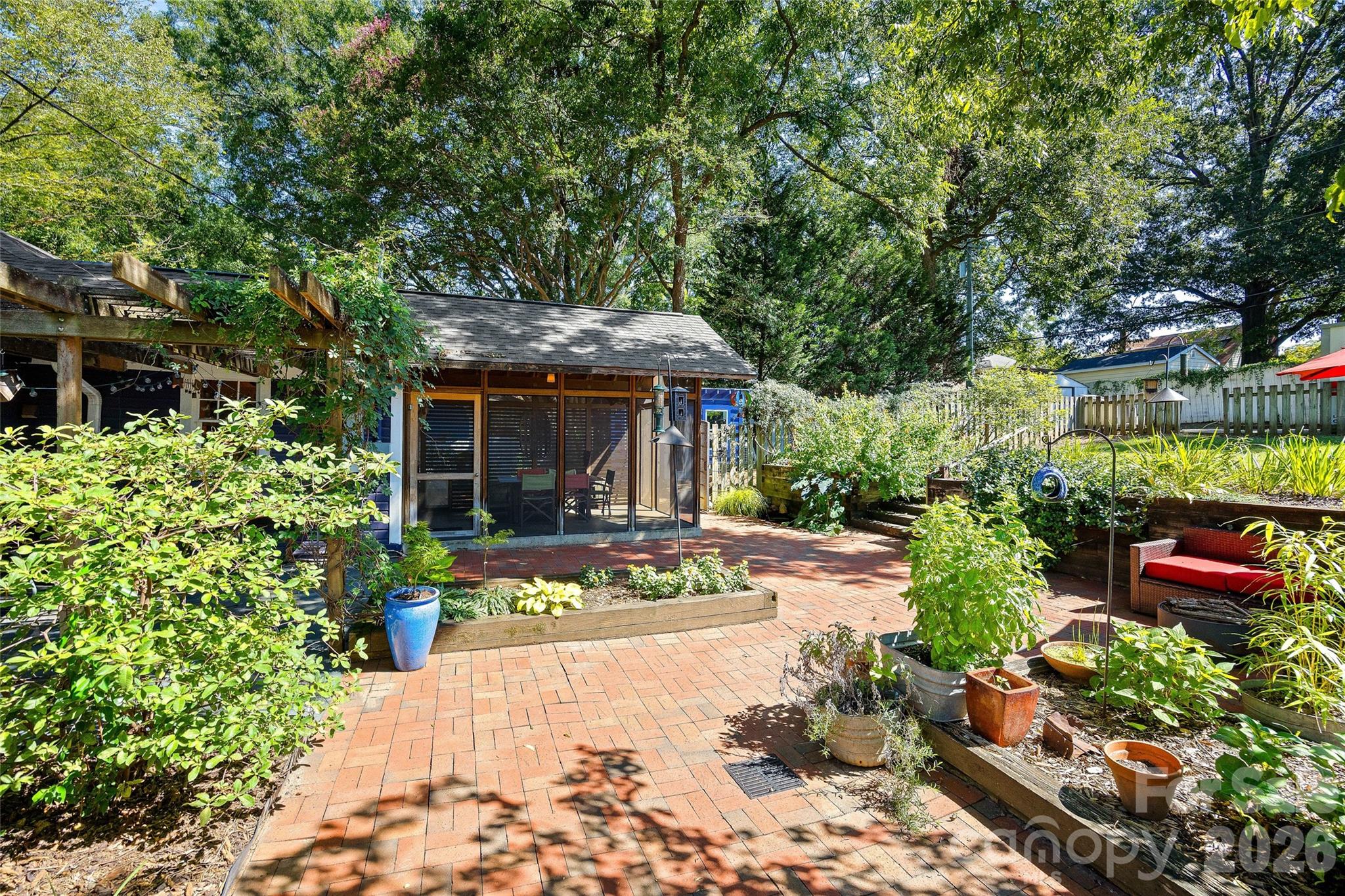 main property photo 24