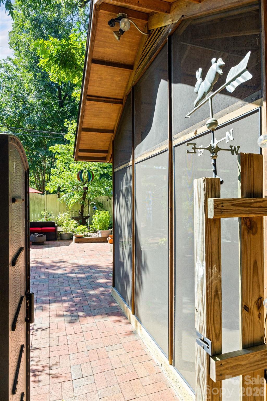 main property photo 25