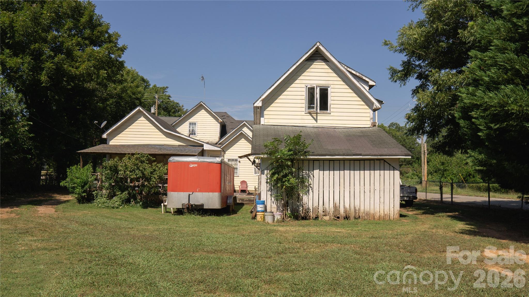 main property photo 8
