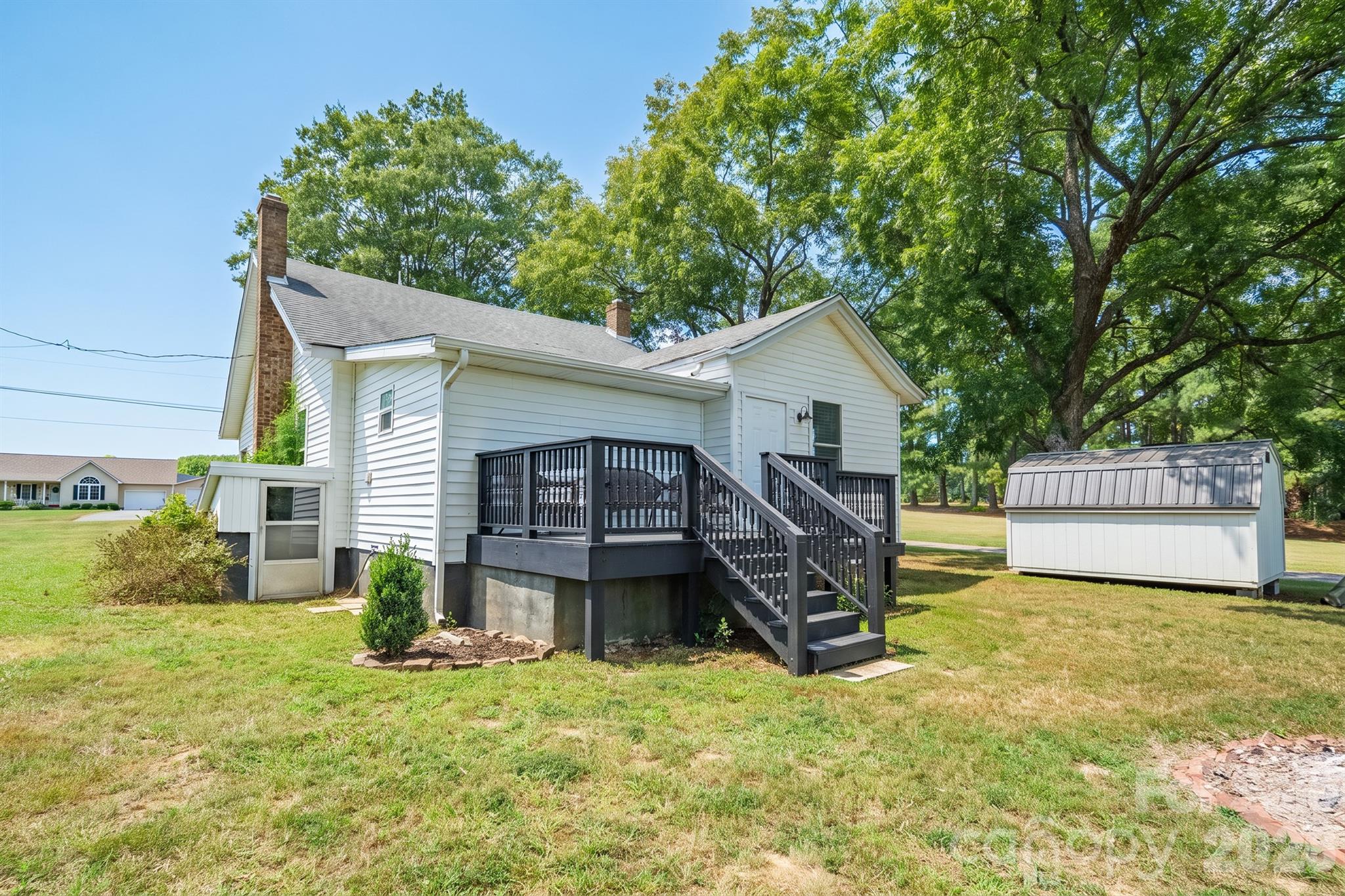 main property photo 36