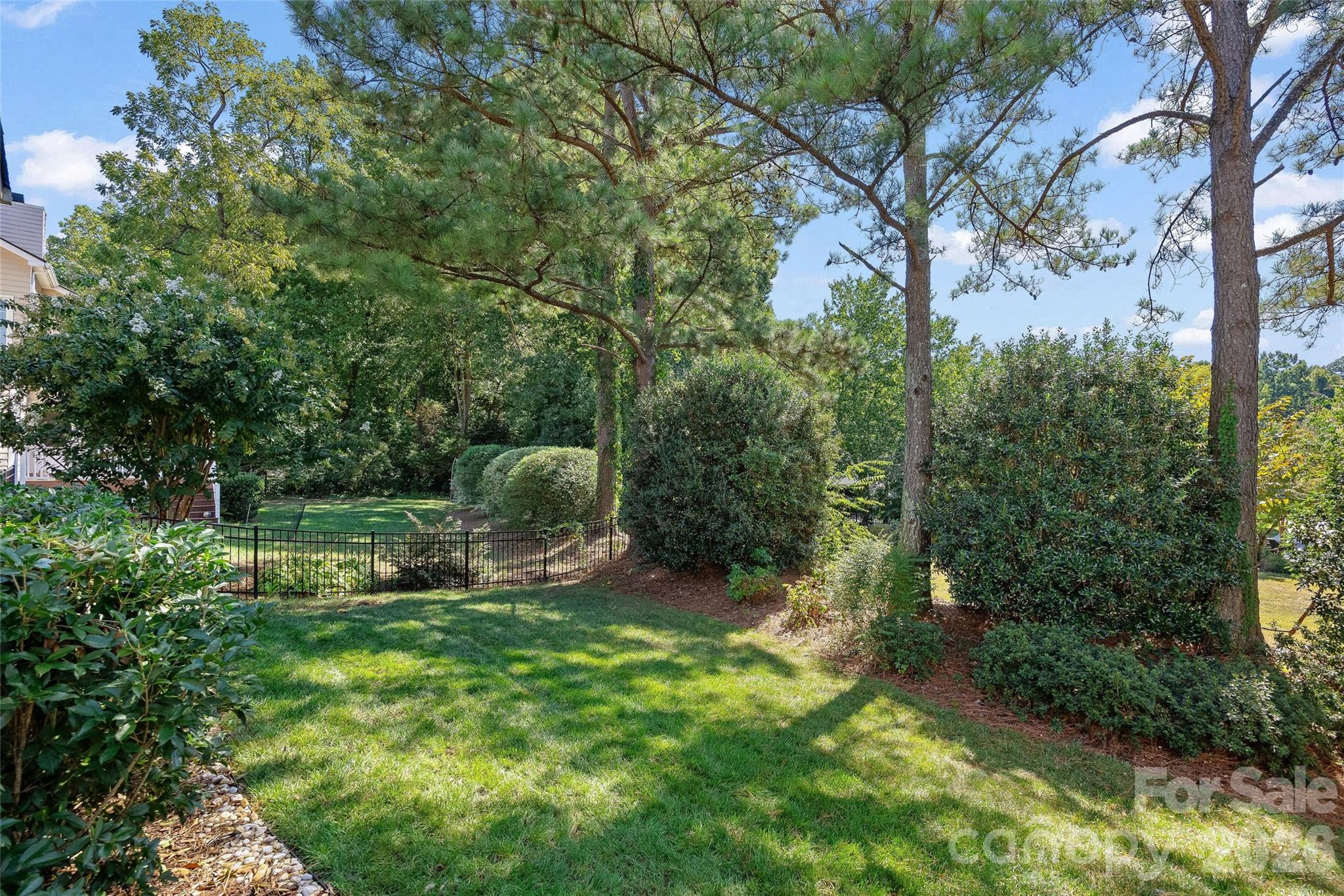 main property photo 40