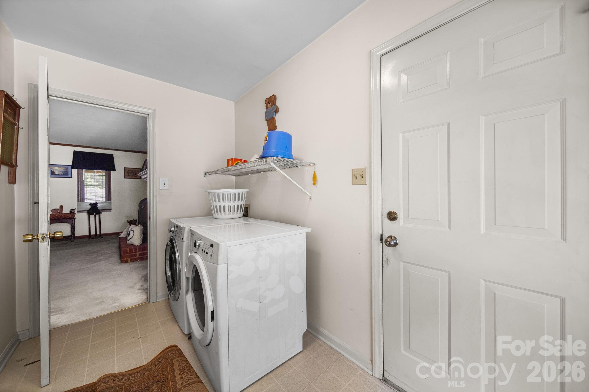 main property photo 14