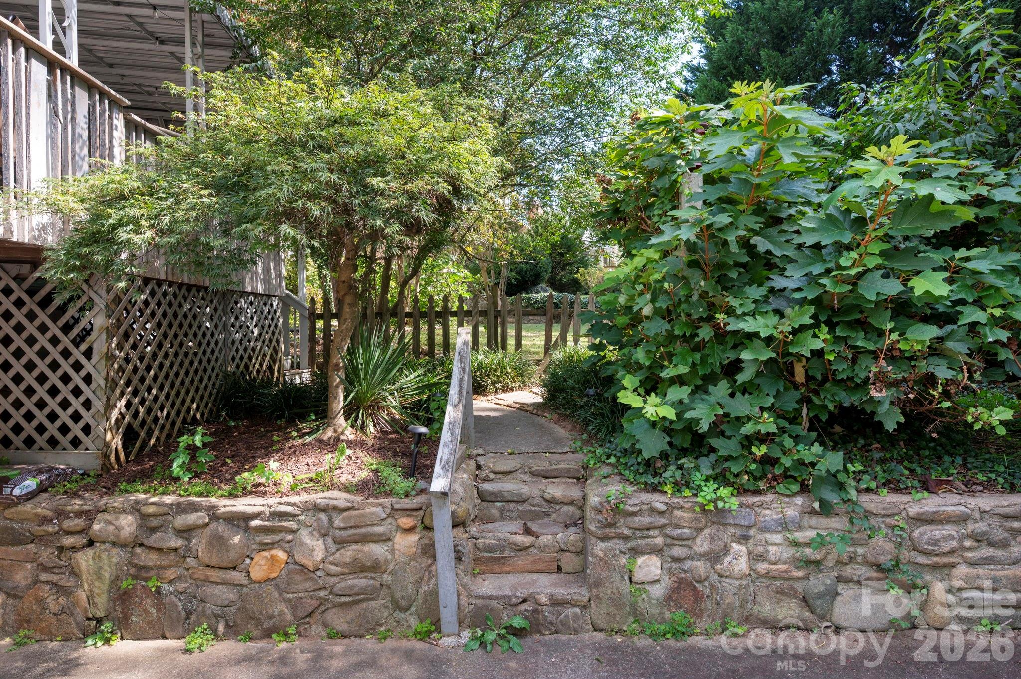 main property photo 23