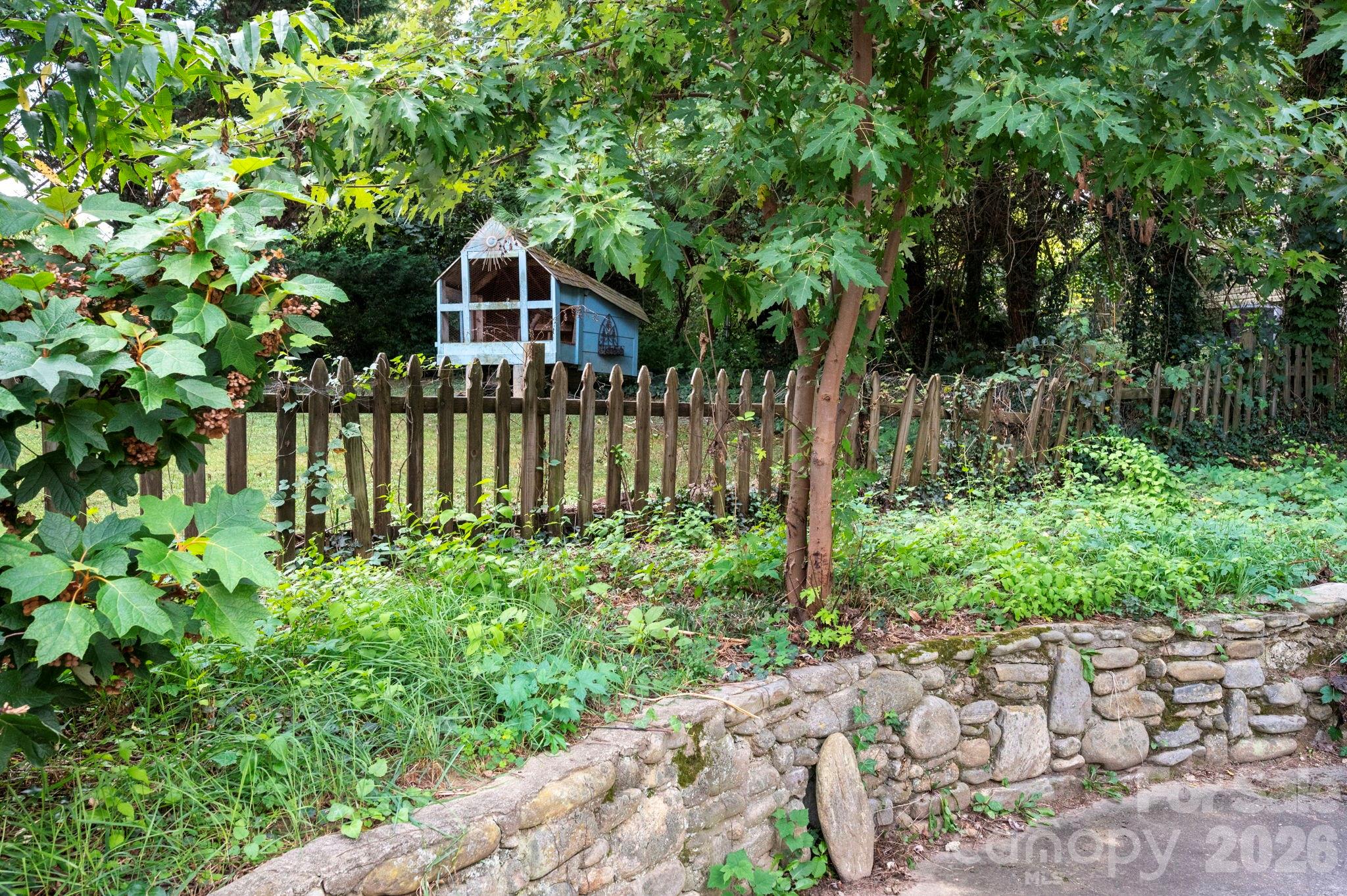 main property photo 27