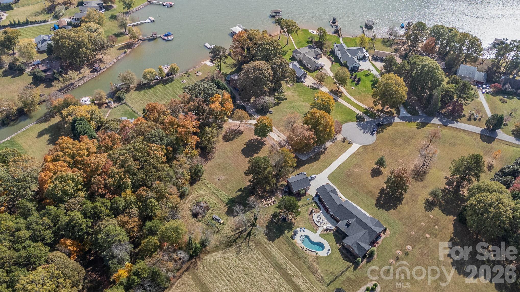 main property photo 9