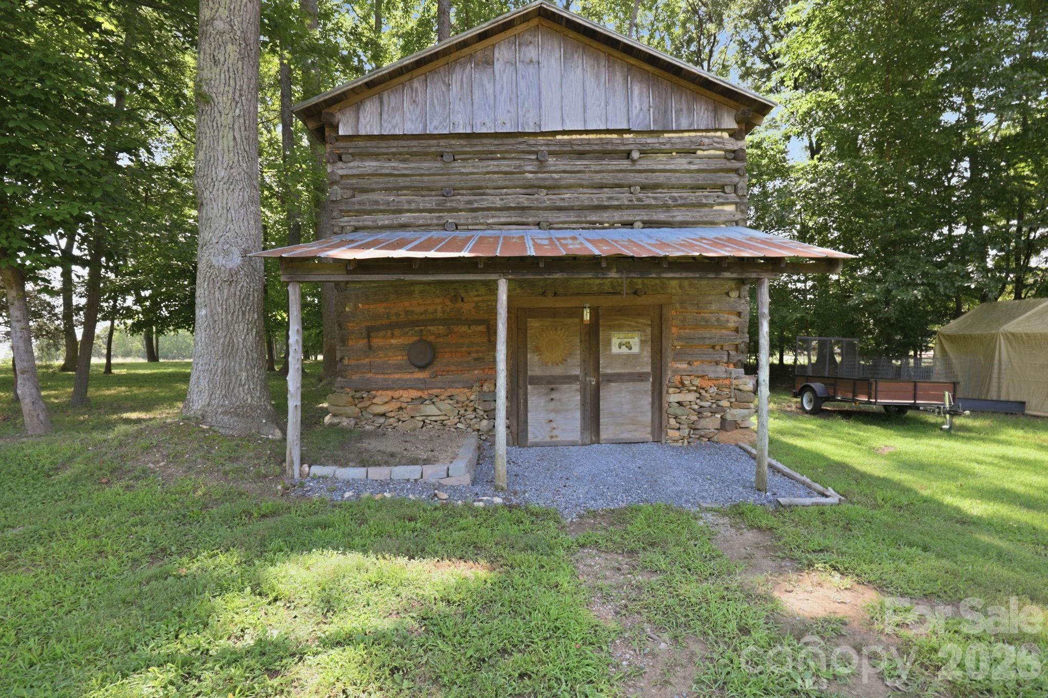 main property photo 10