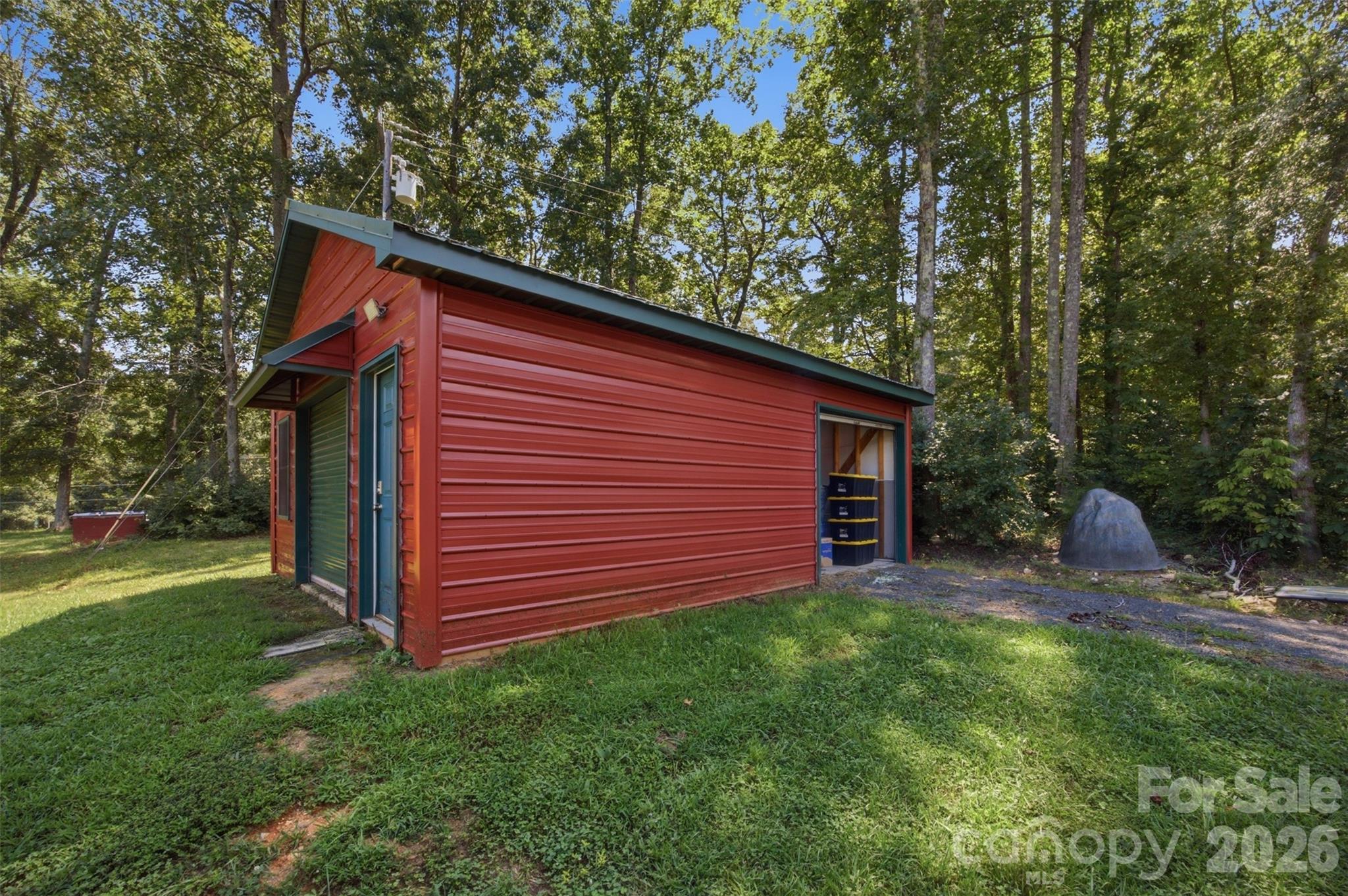 main property photo 16