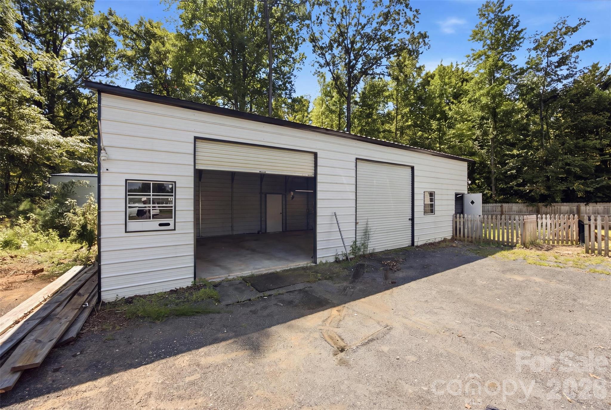 main property photo 34
