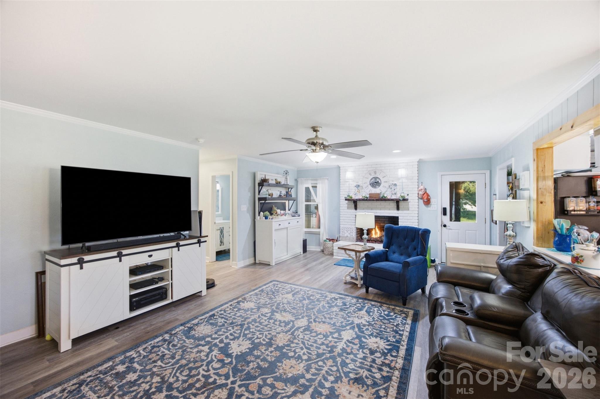 main property photo 6