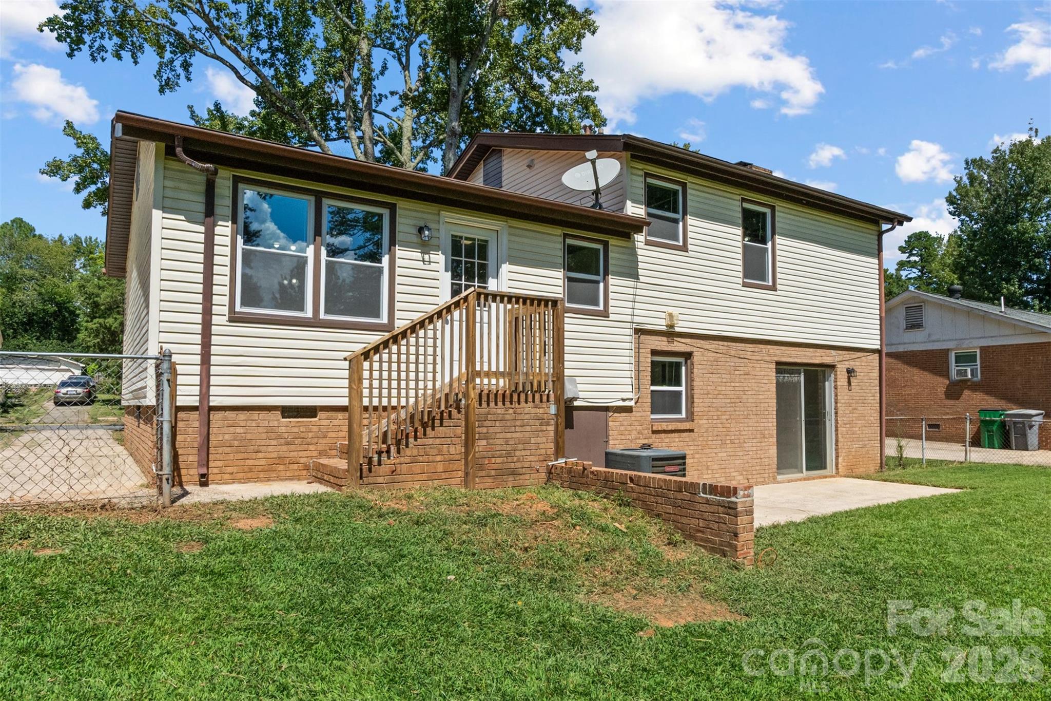 main property photo 31