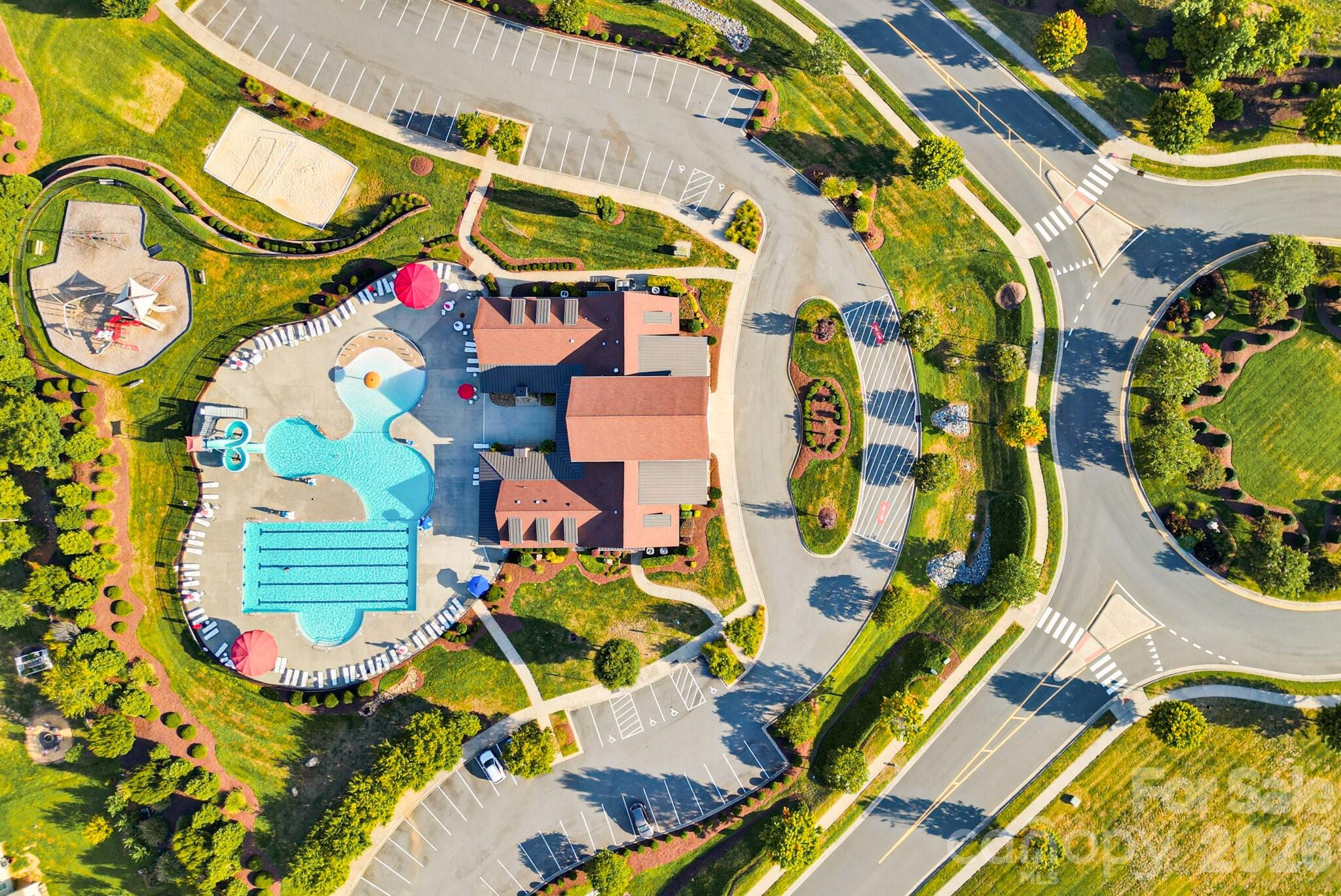 main property photo 41