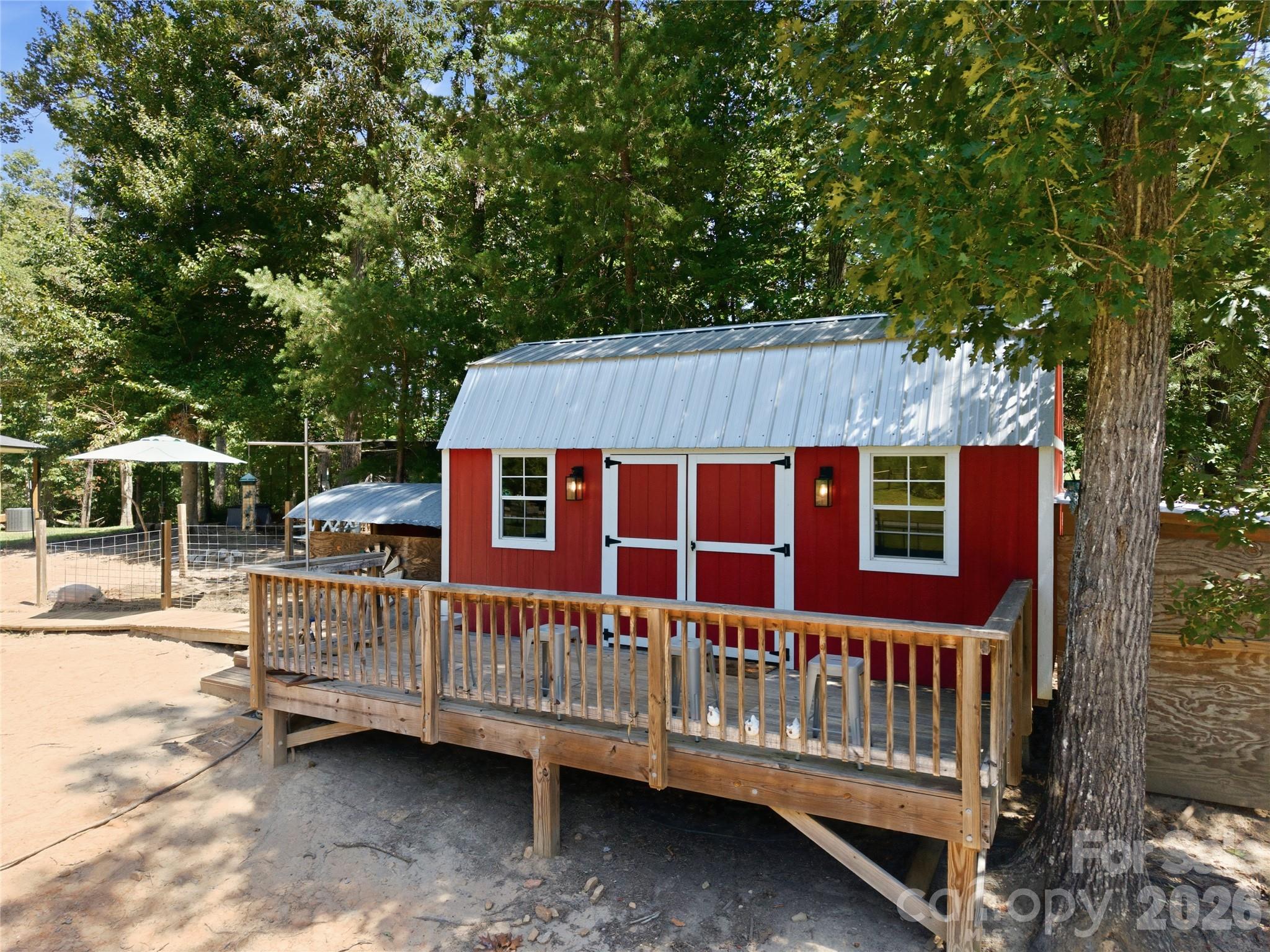 main property photo 34