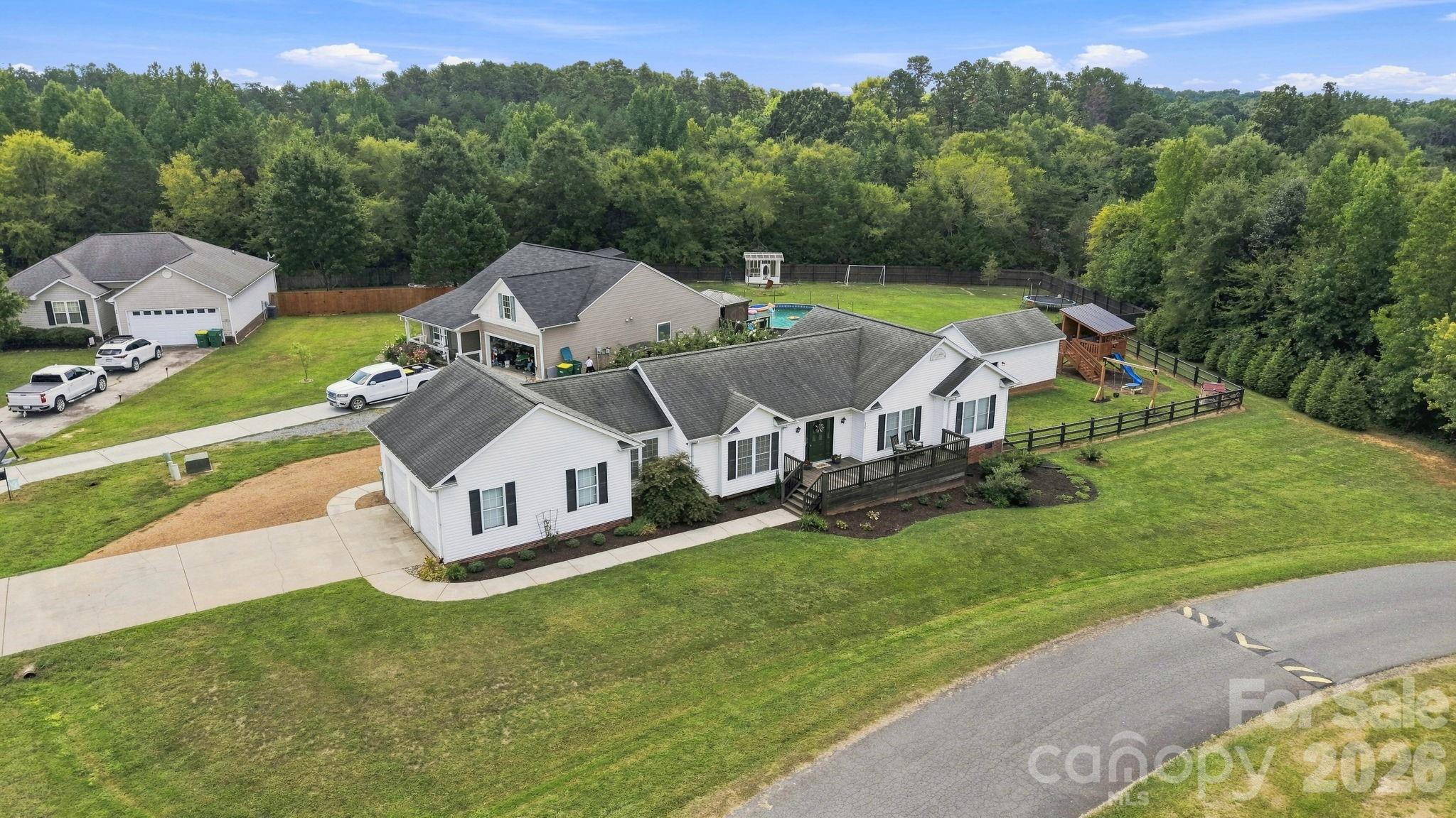 main property photo 45