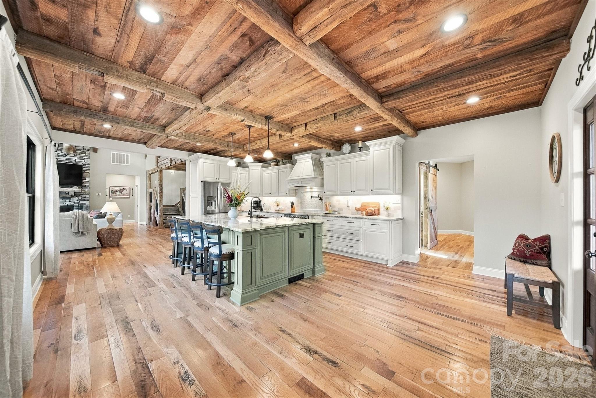 main property photo 18