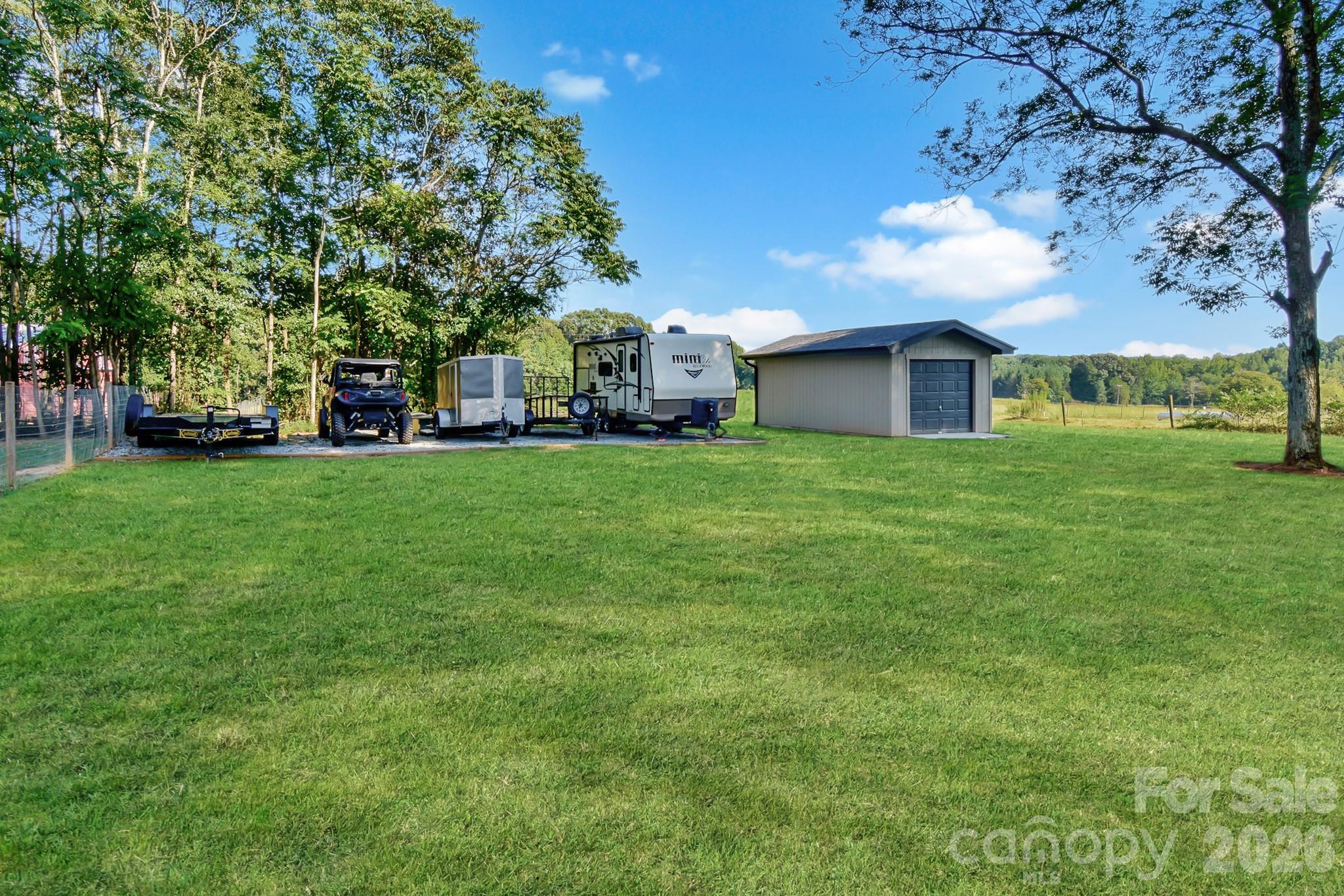 main property photo 30