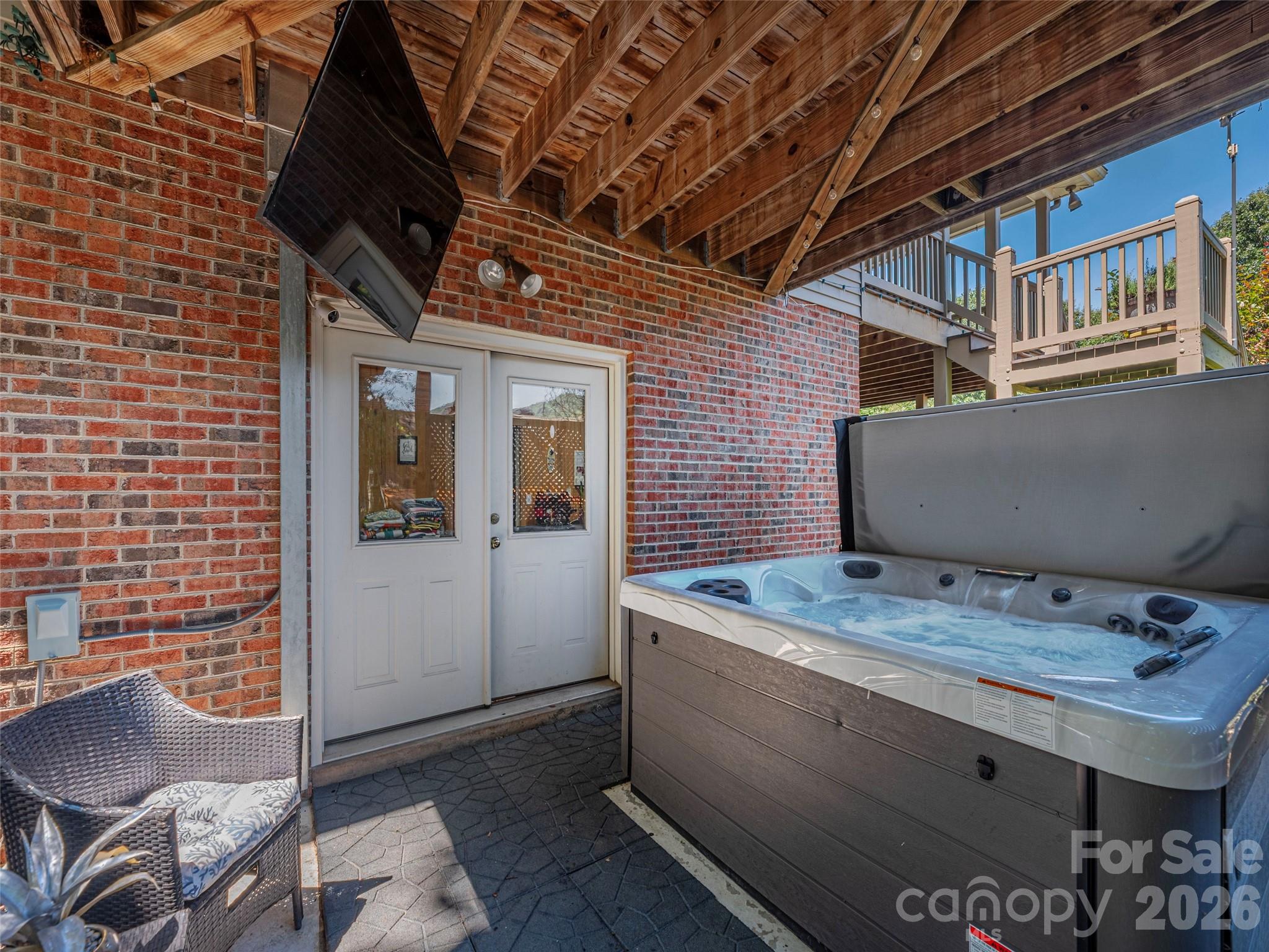 main property photo 27