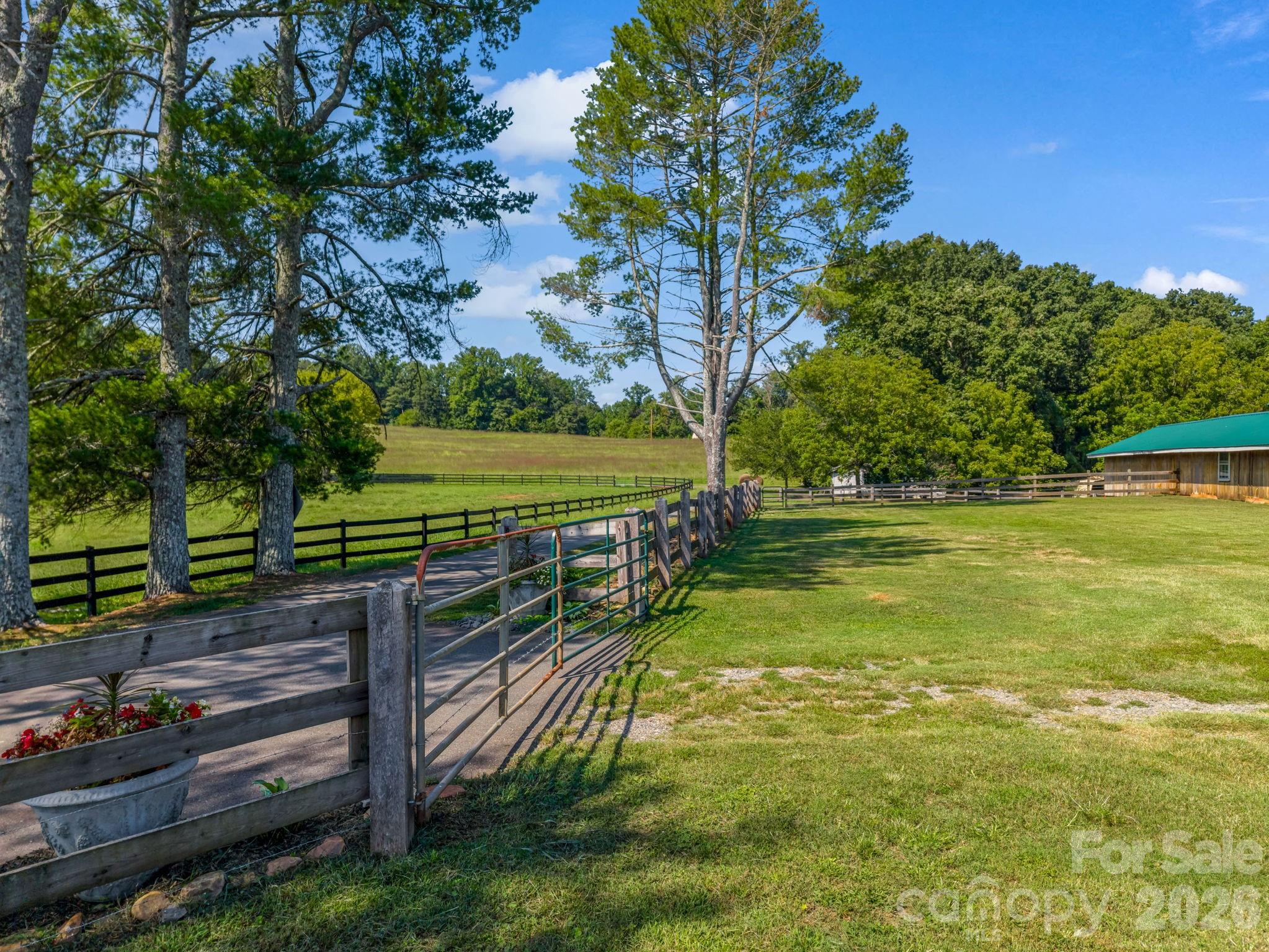 main property photo 6