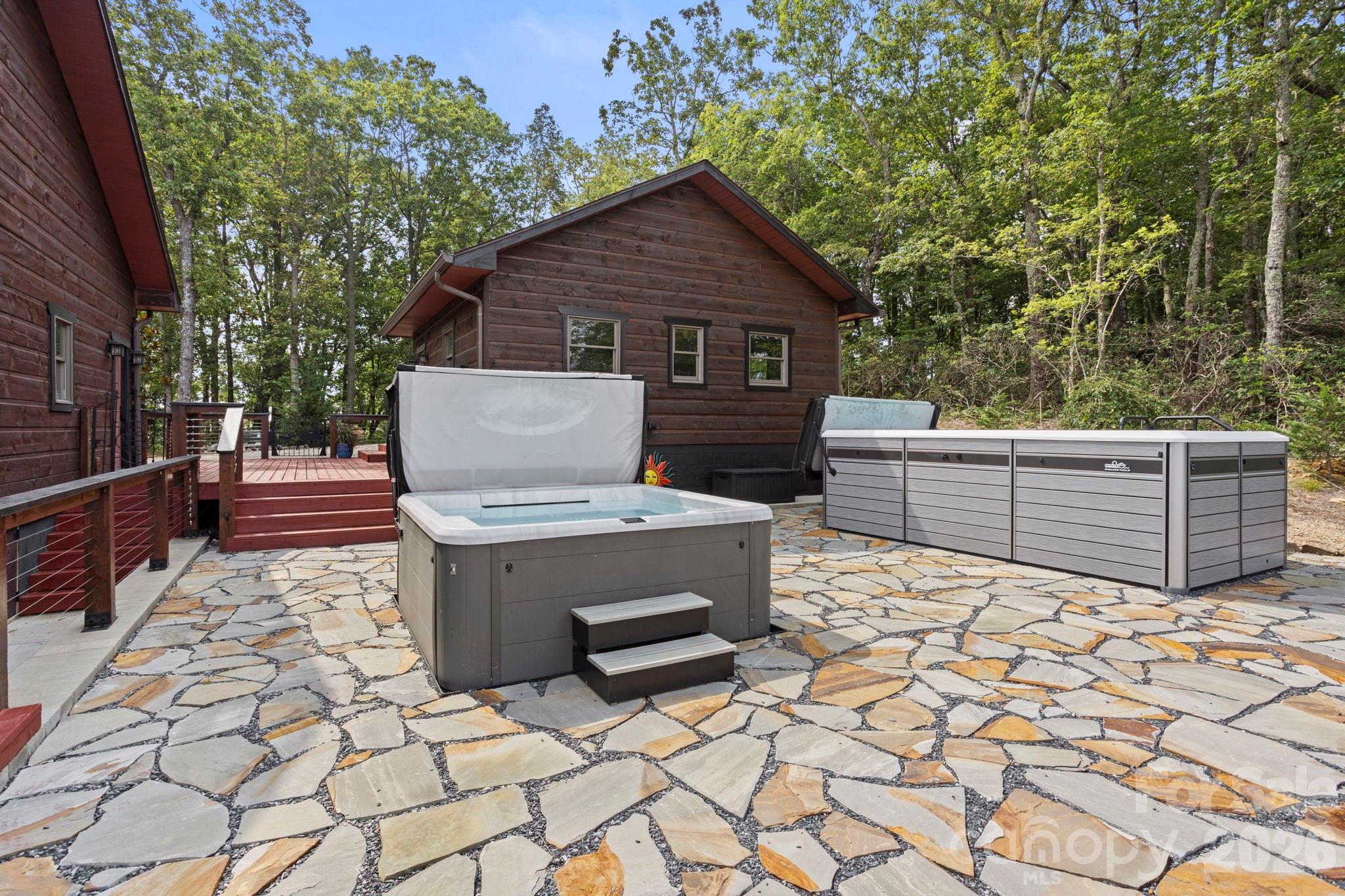 main property photo 37
