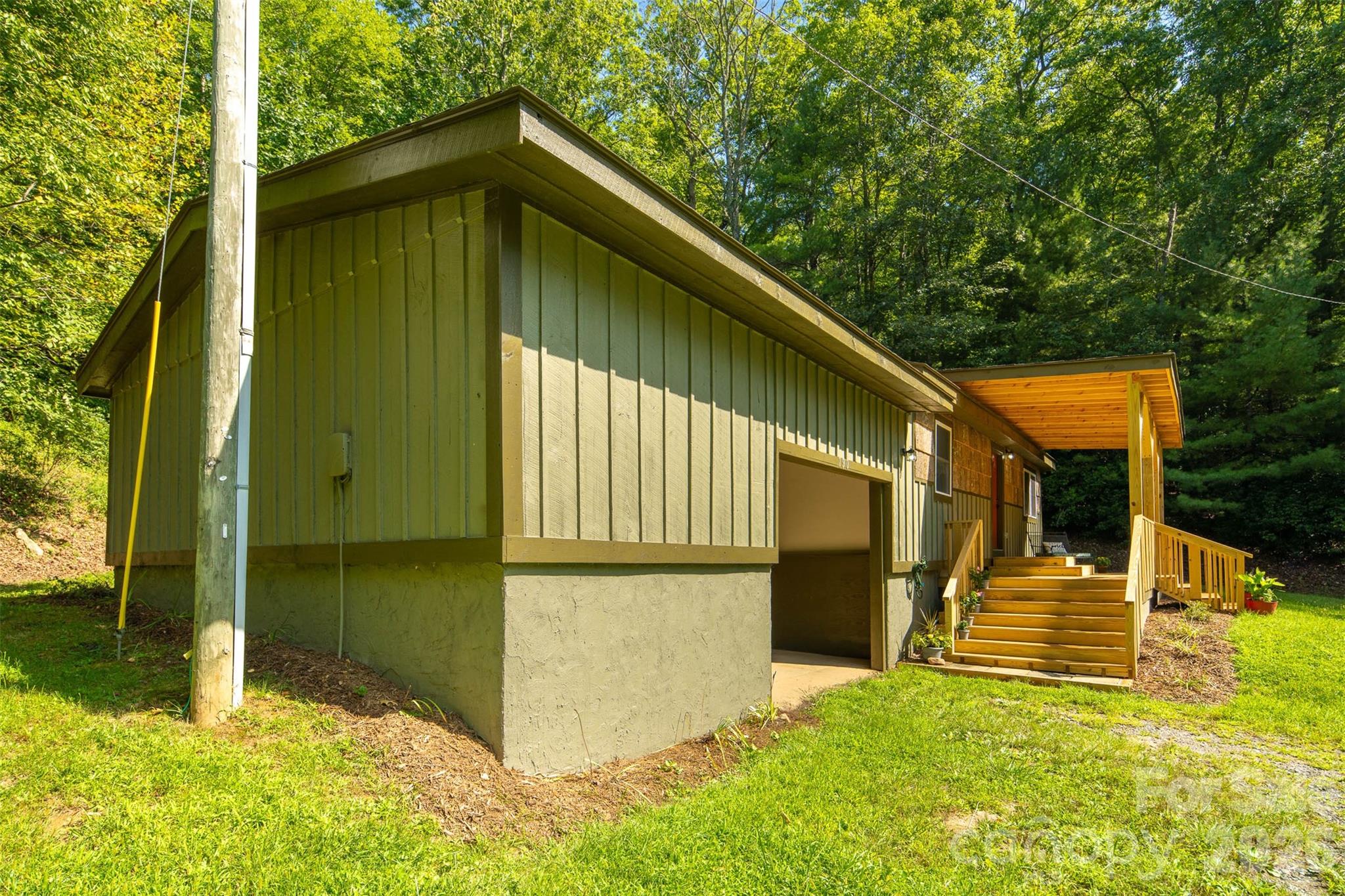 main property photo 32
