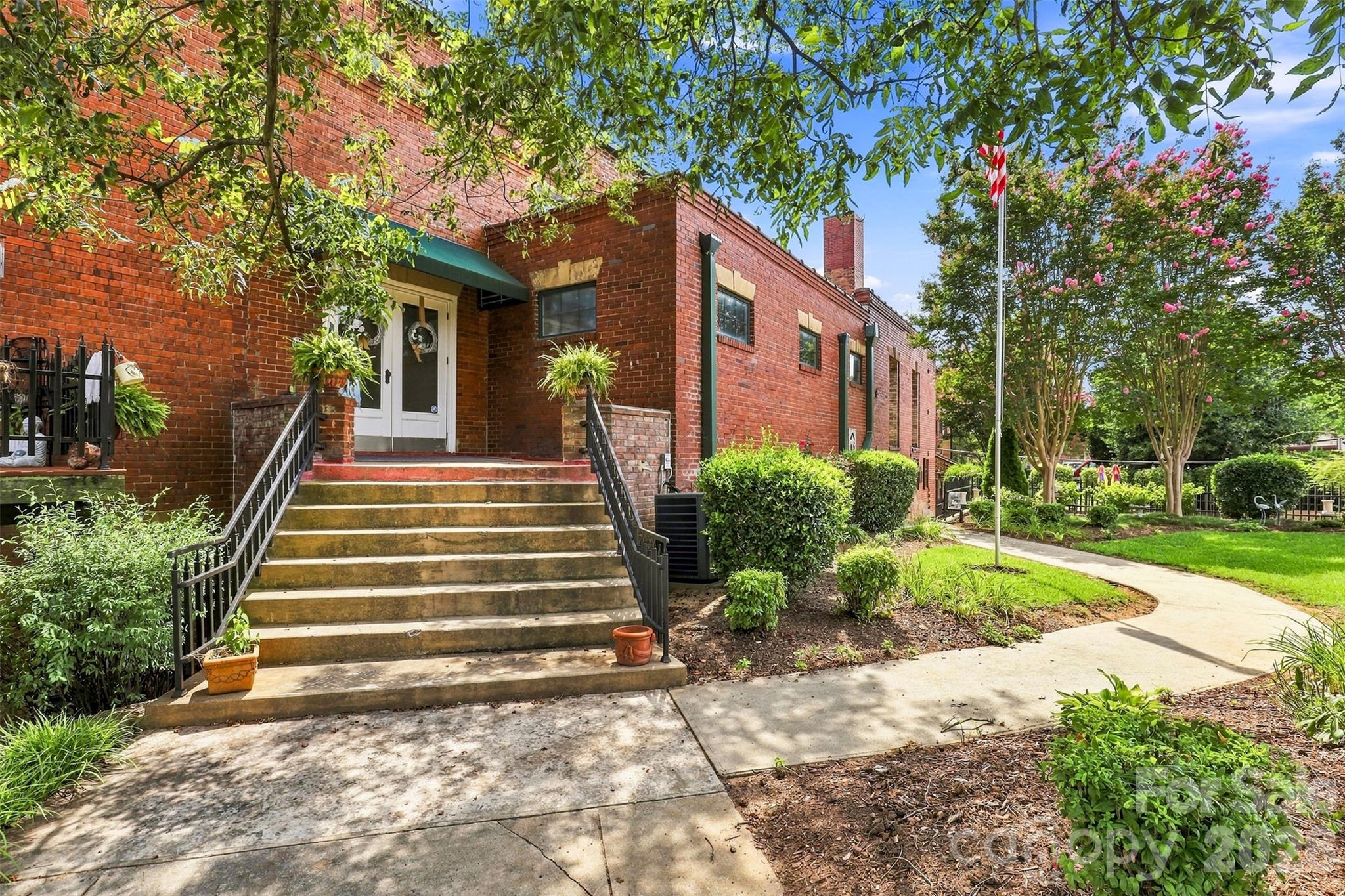 main property photo 37