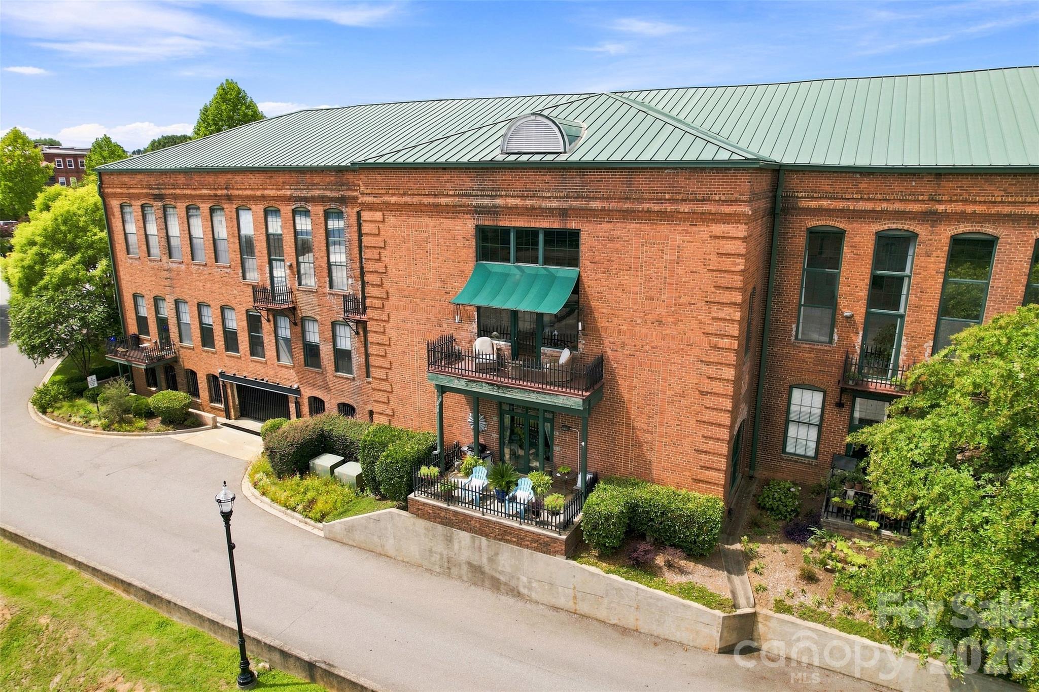 main property photo 38