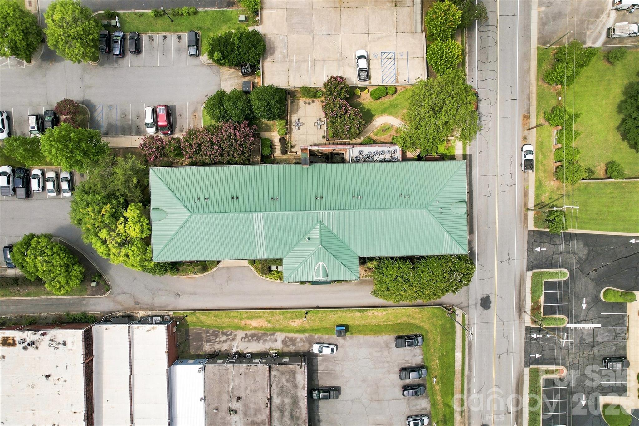 main property photo 40