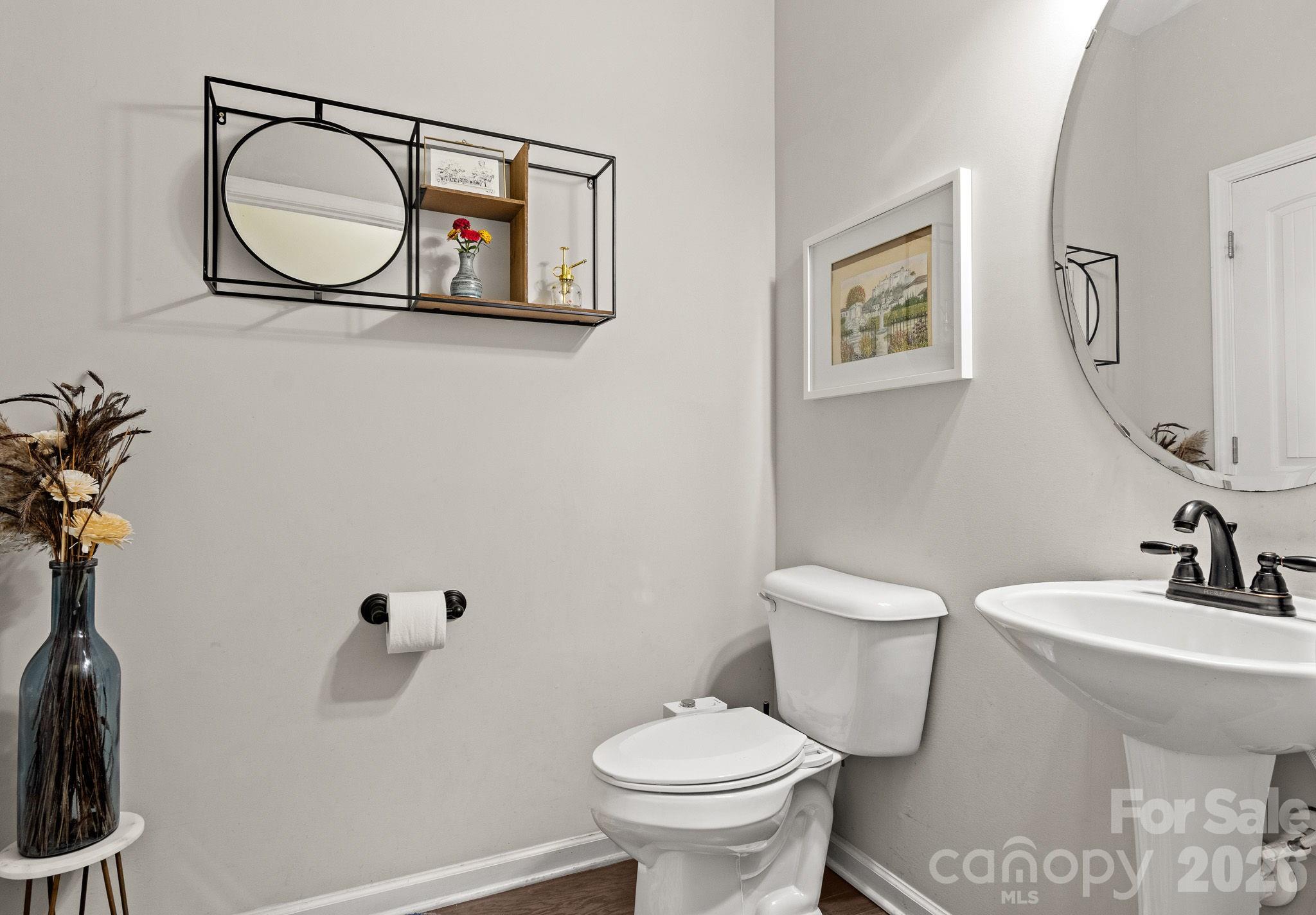 main property photo 8