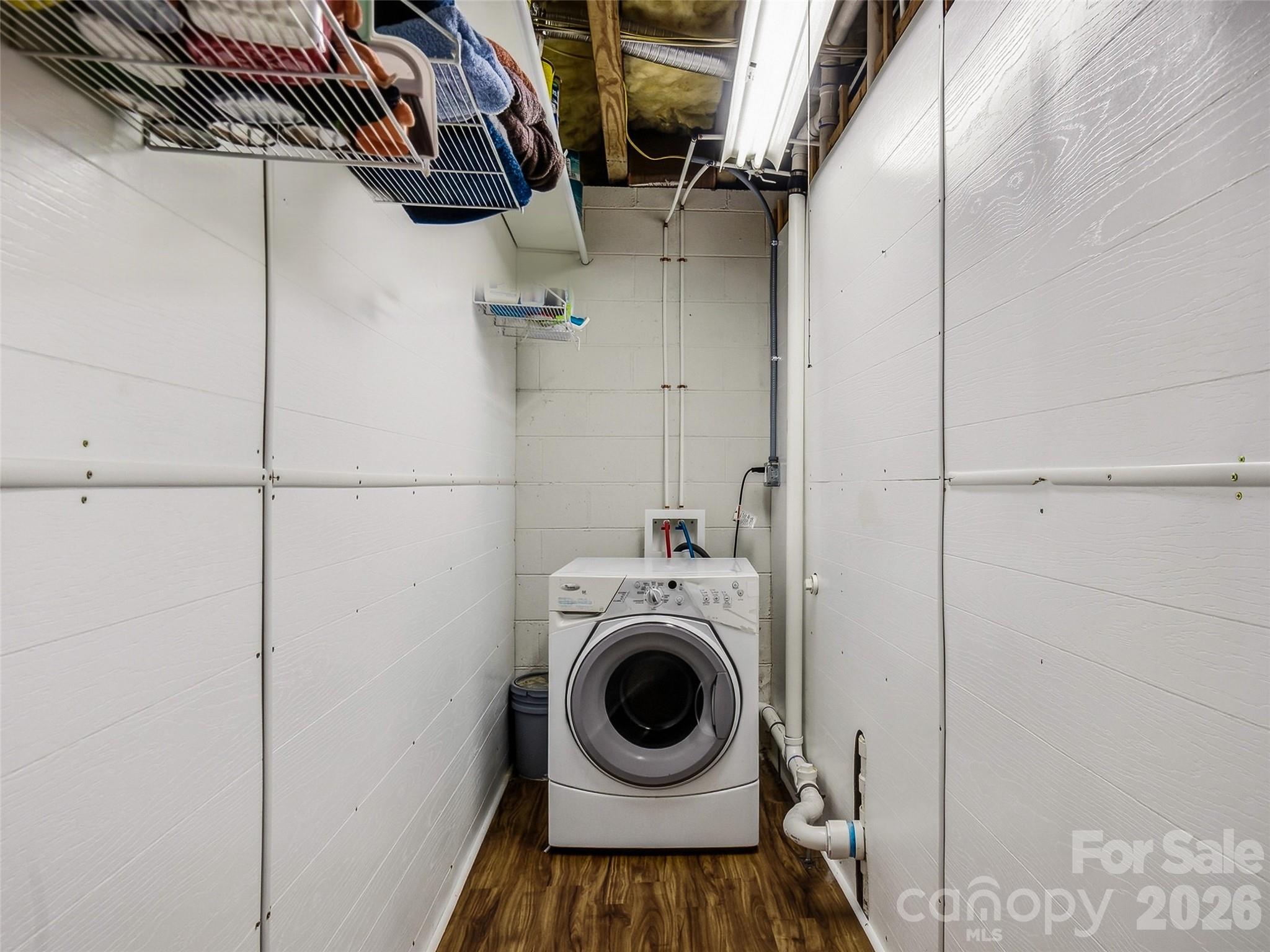 main property photo 28