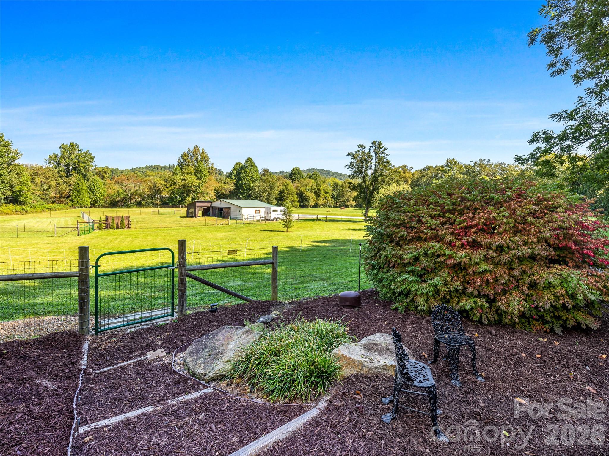 main property photo 40