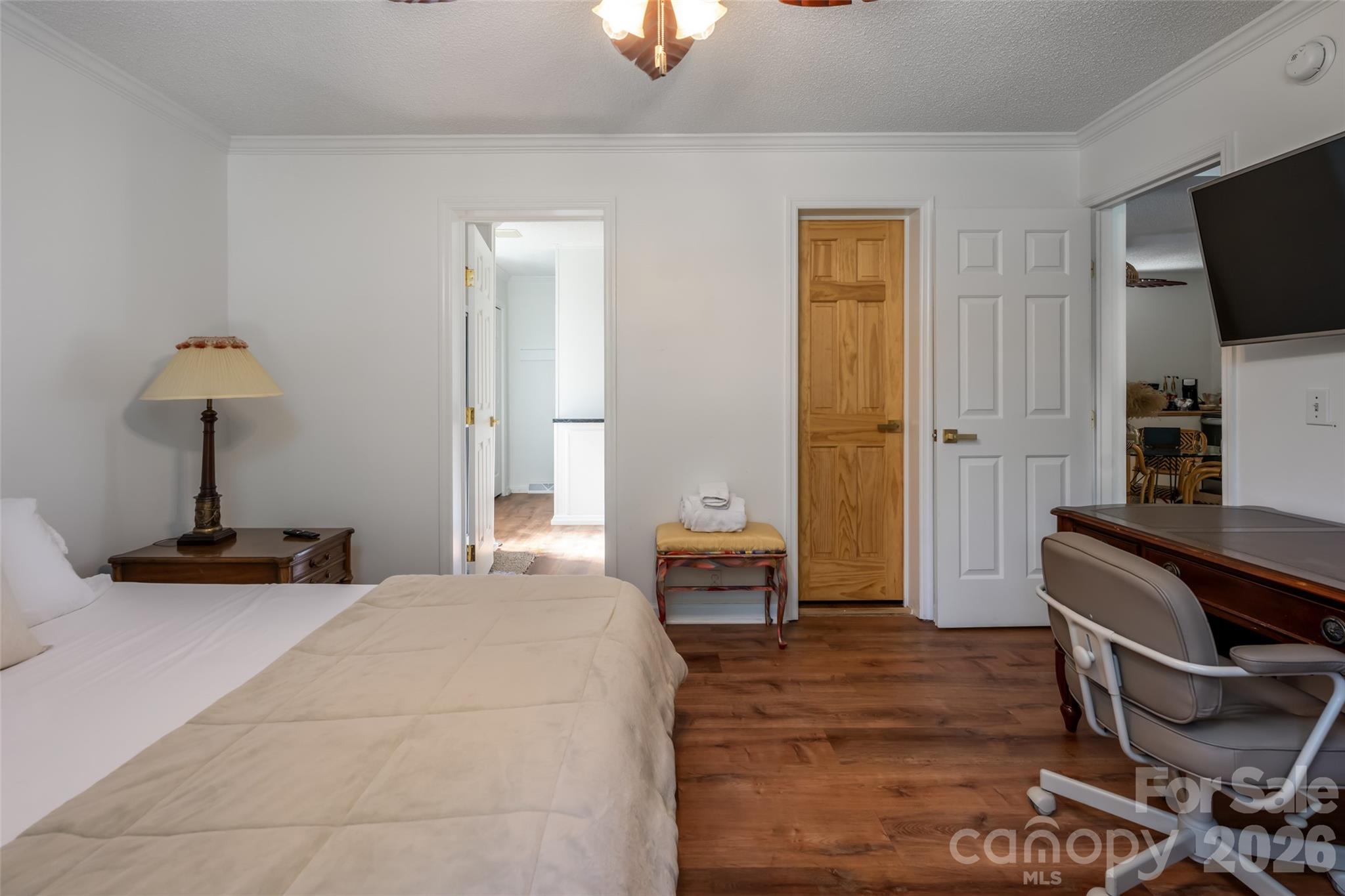main property photo 16