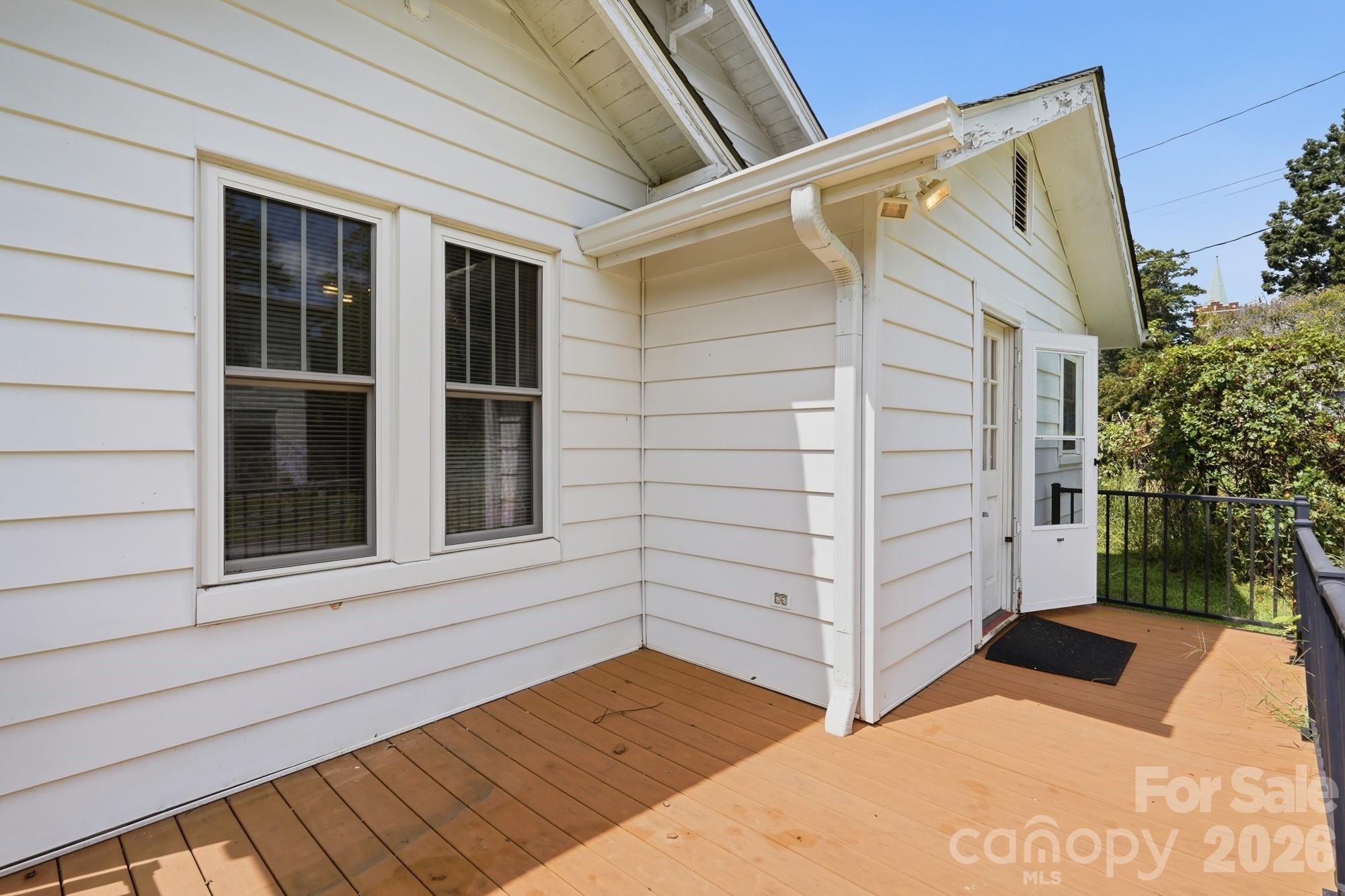 main property photo 23