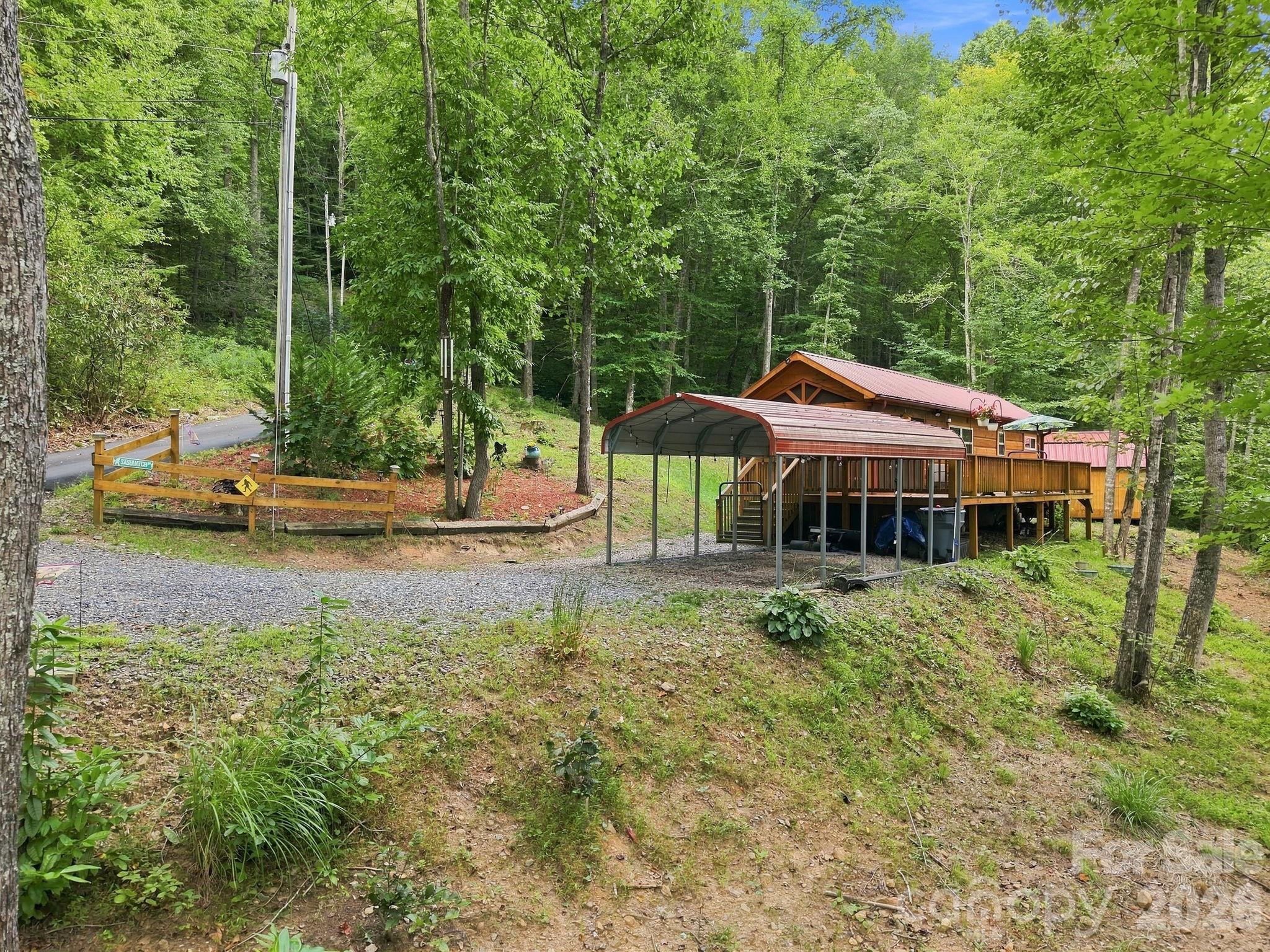 main property photo 28