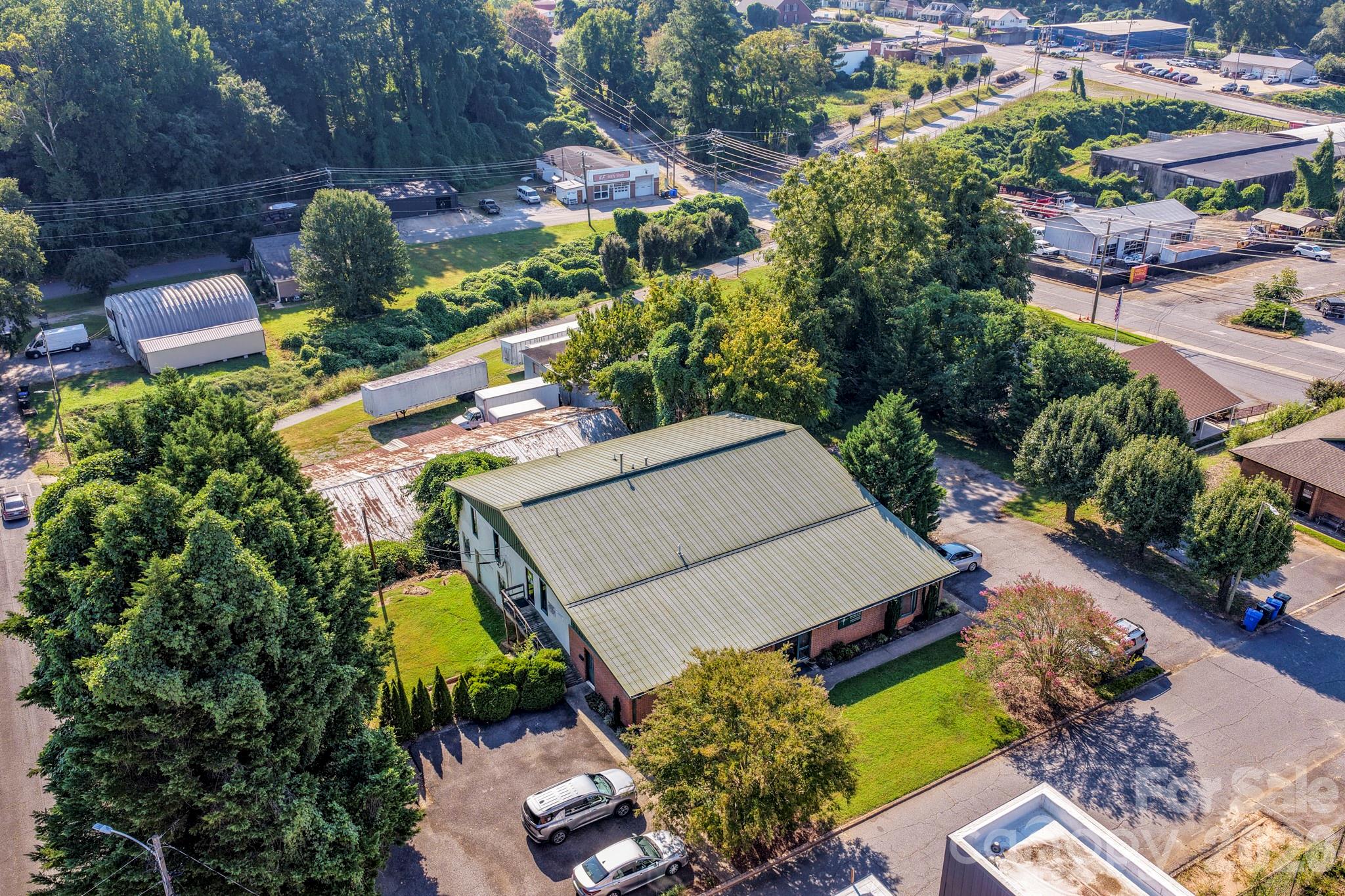 main property photo 27