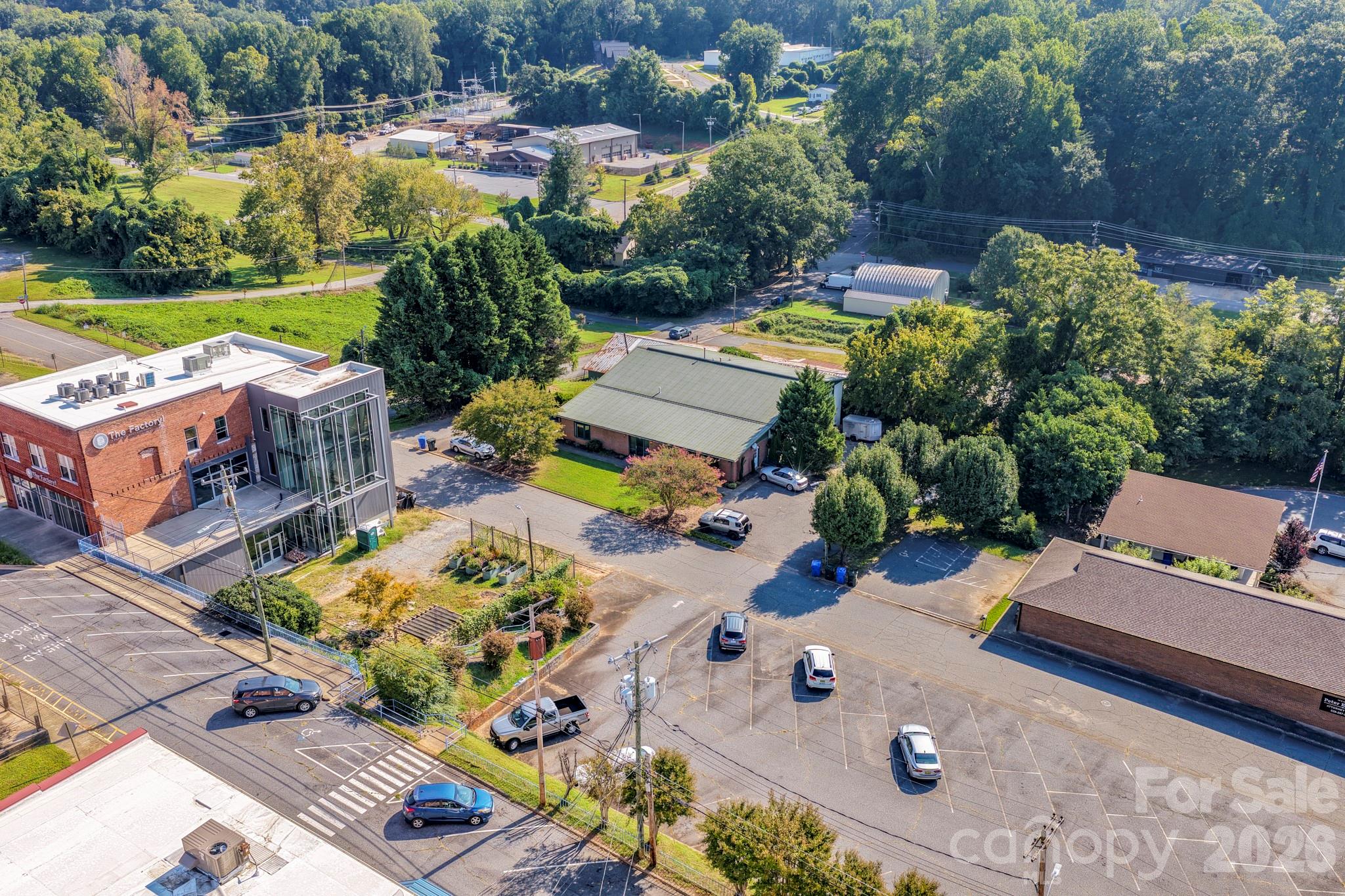 main property photo 31