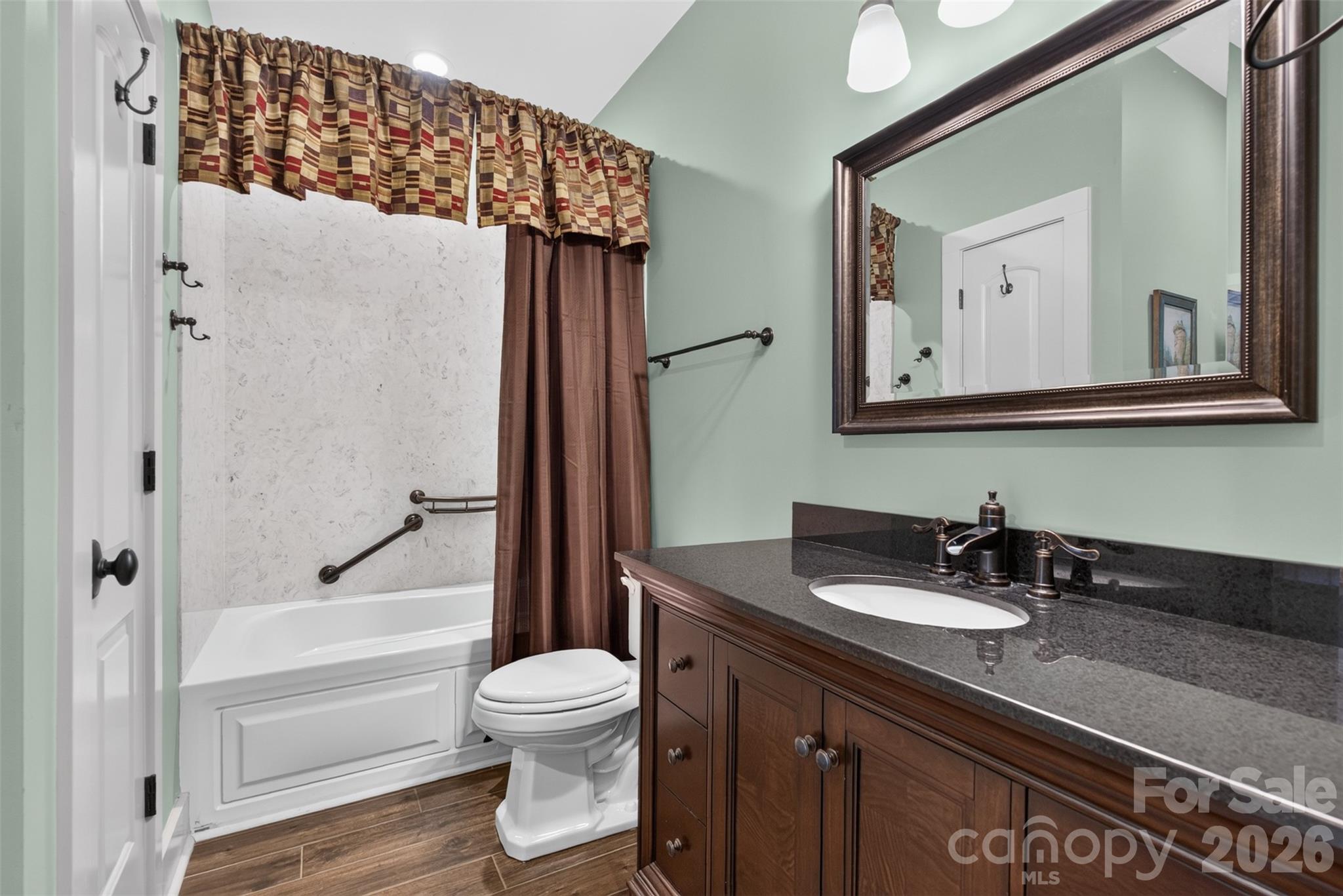 main property photo 26