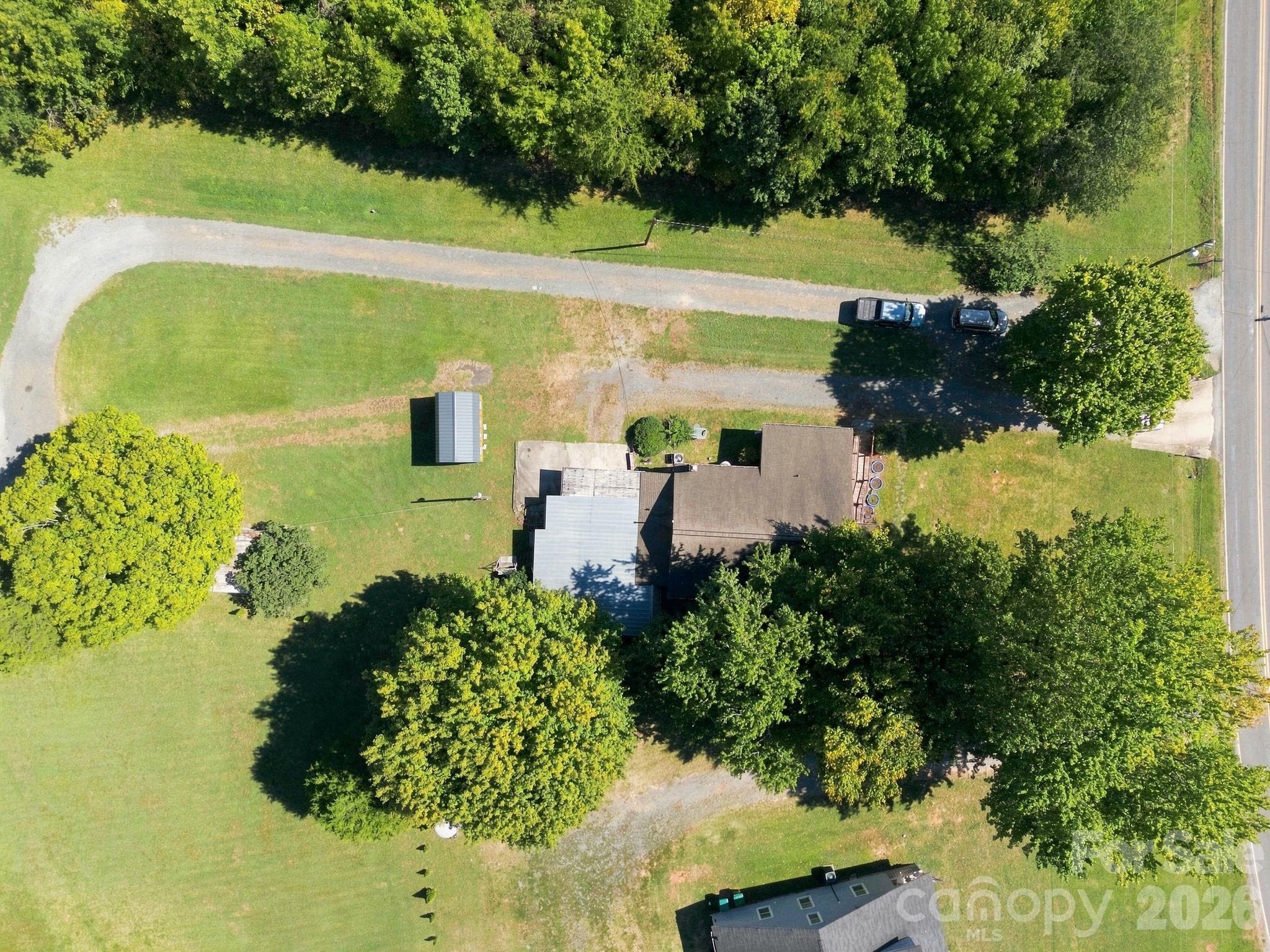 main property photo 30