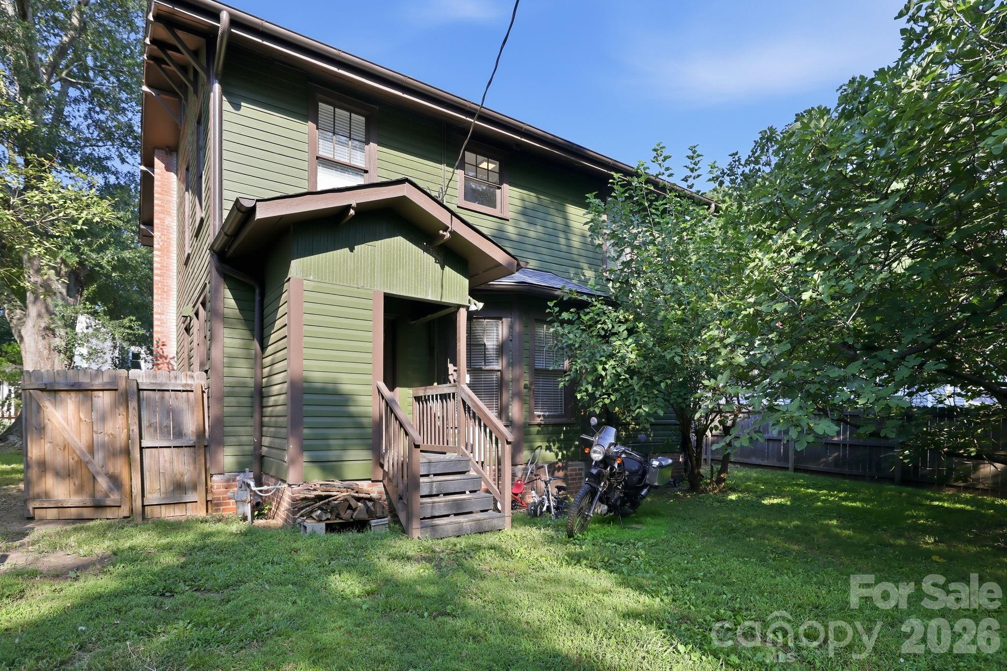 main property photo 10