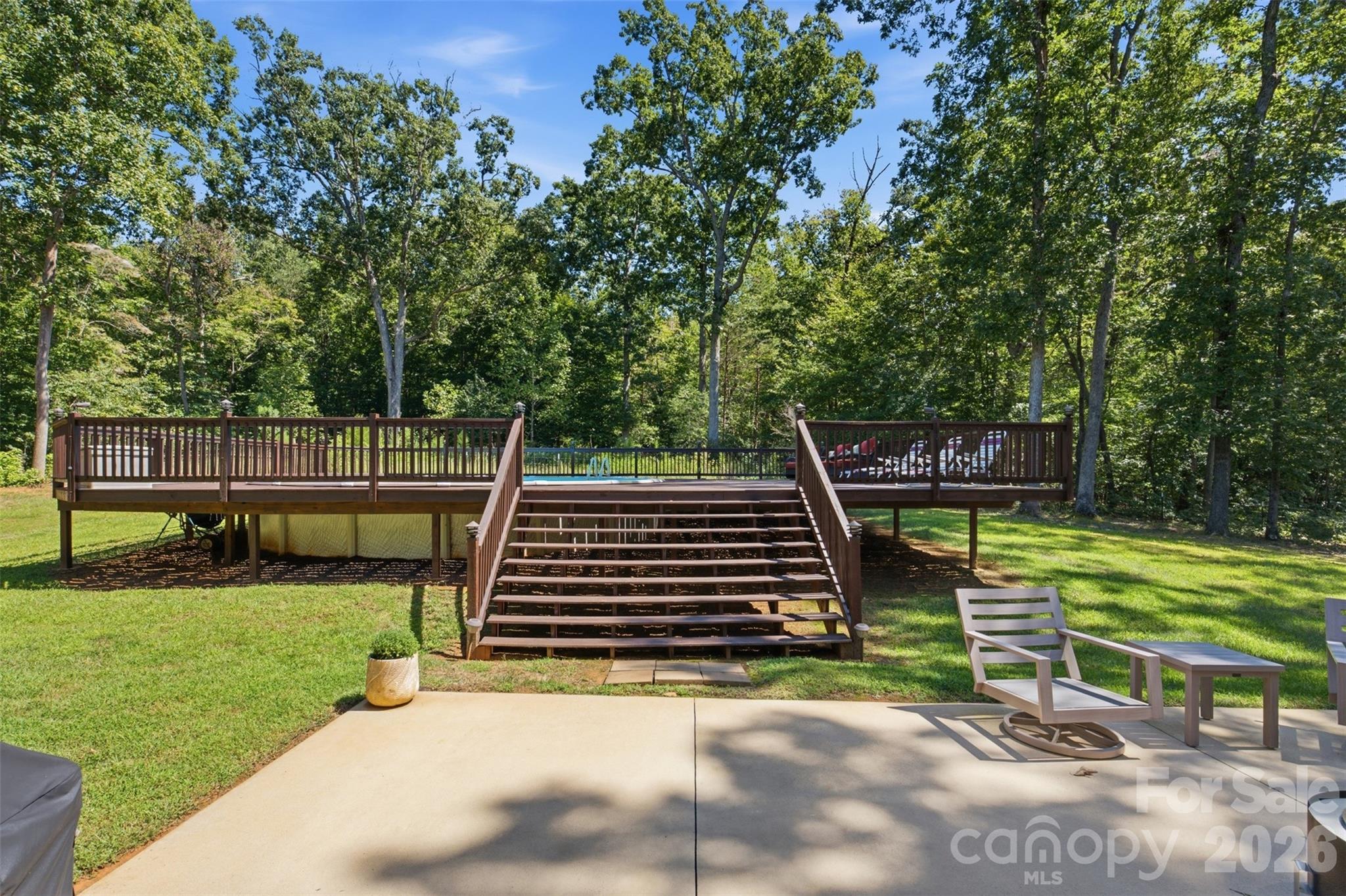 main property photo 28