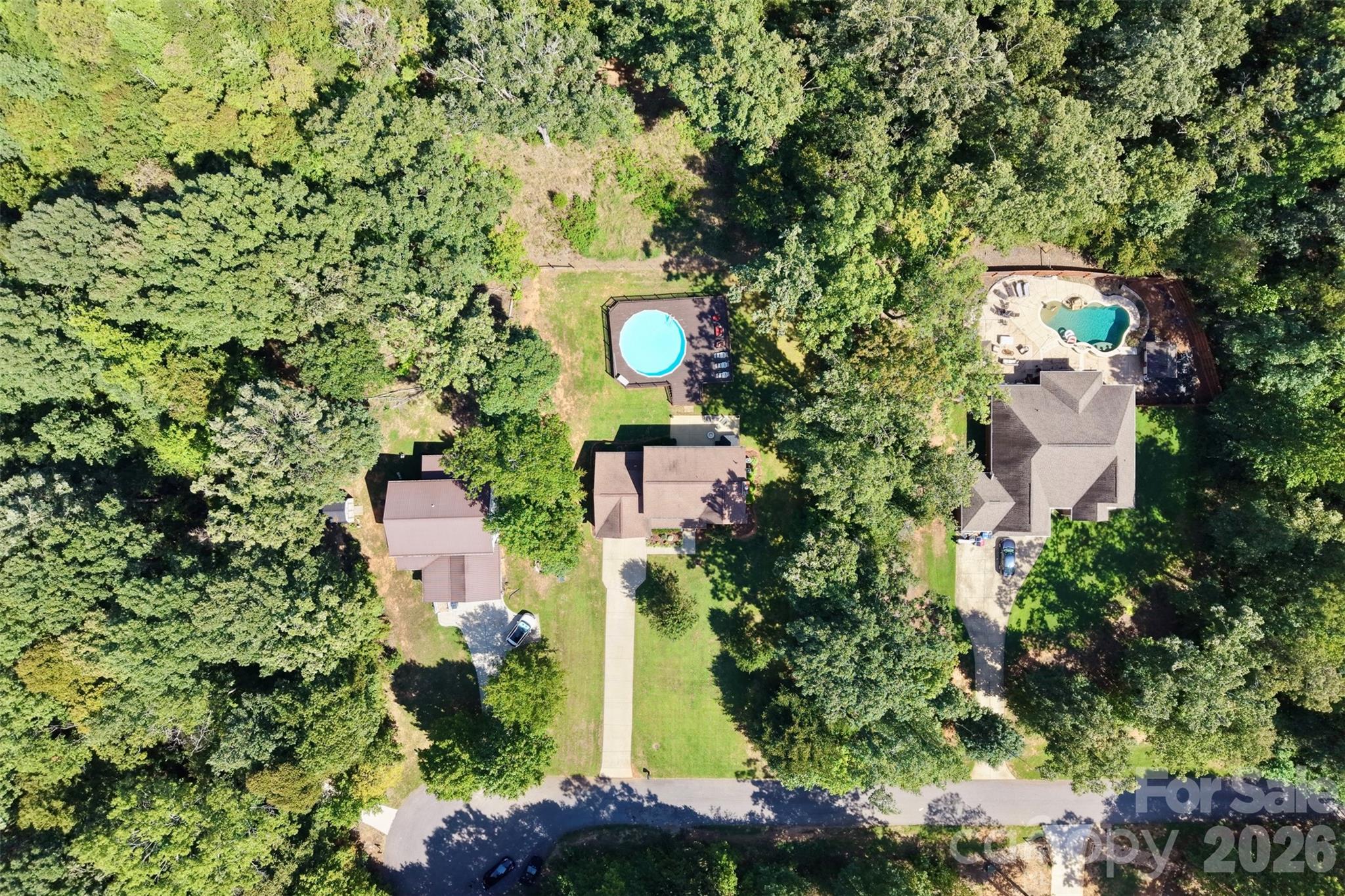 main property photo 40
