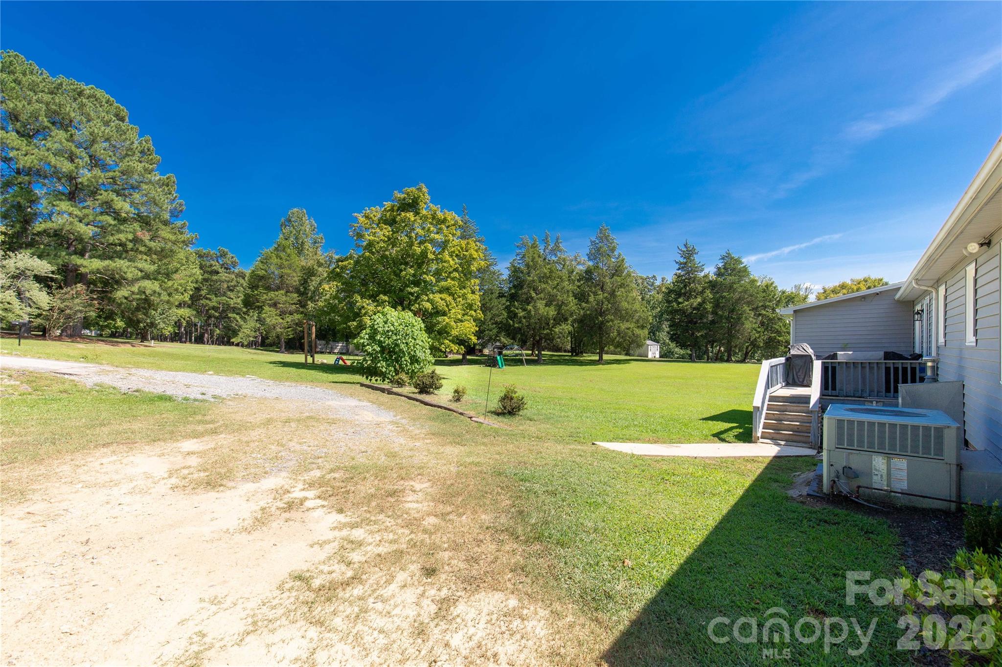 main property photo 28