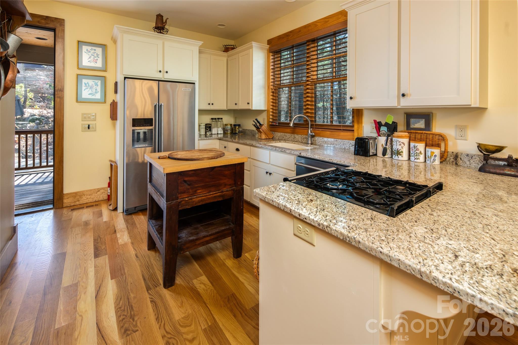 main property photo 3