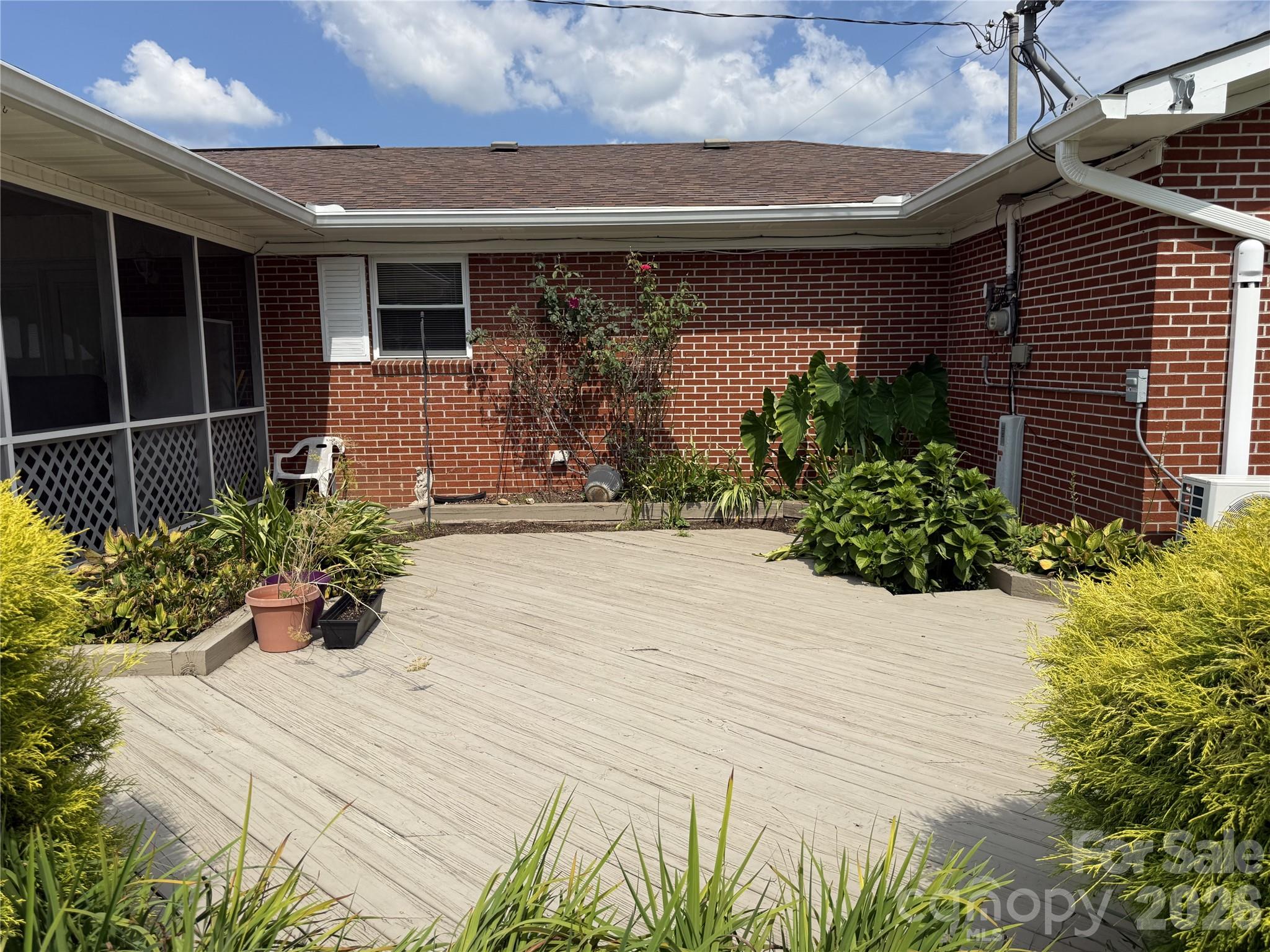 main property photo 20