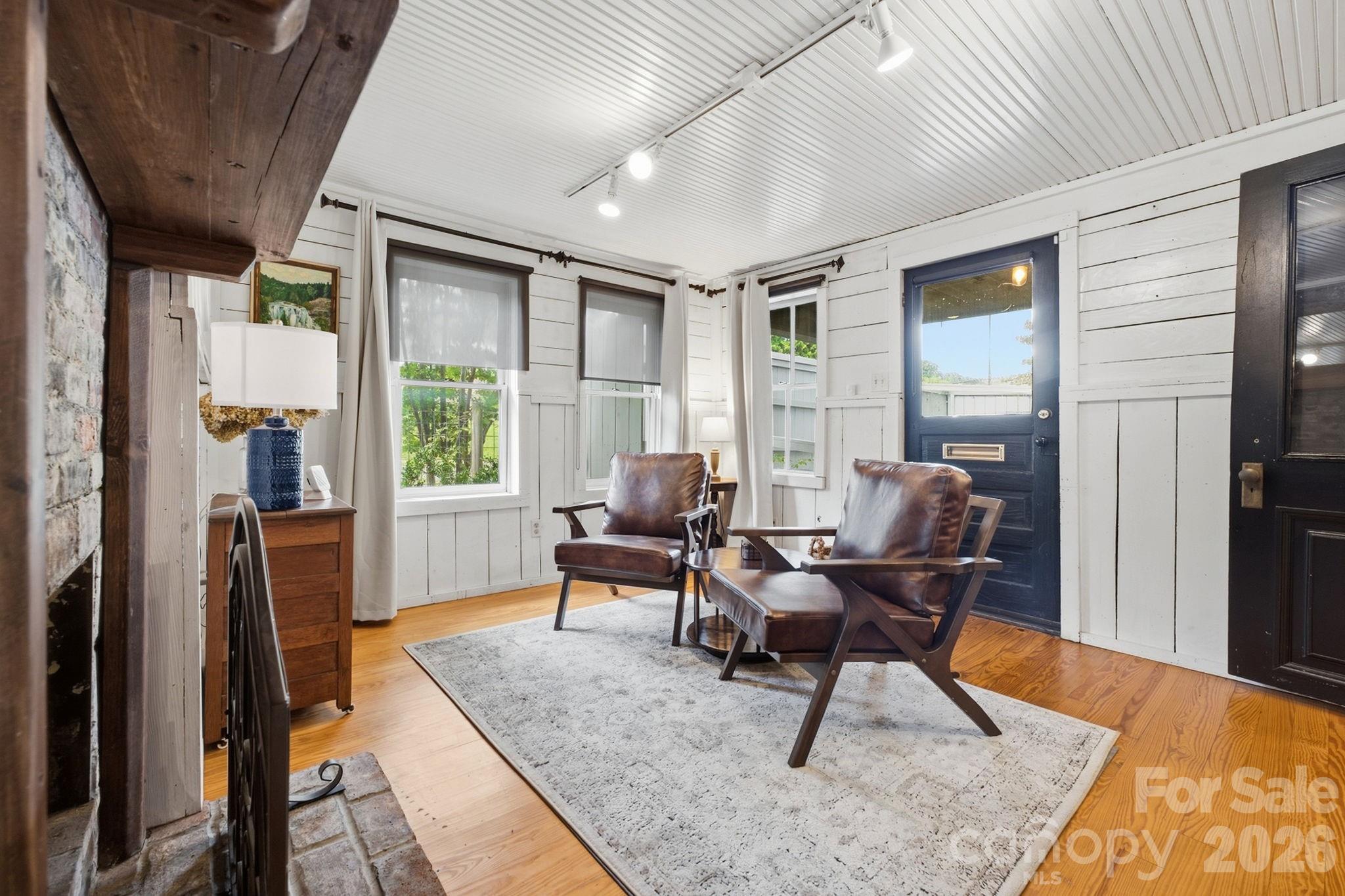 main property photo 14