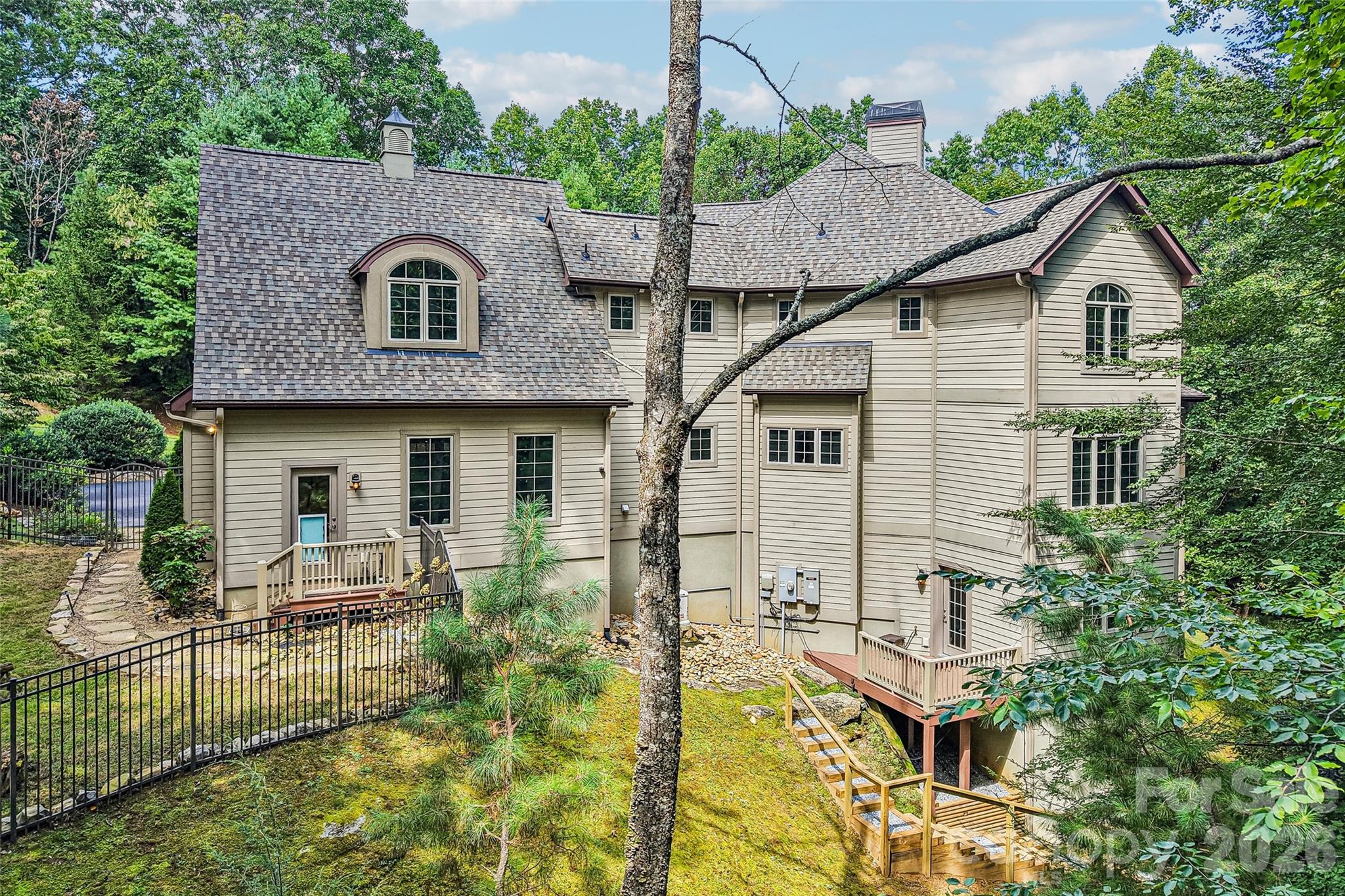 main property photo 45