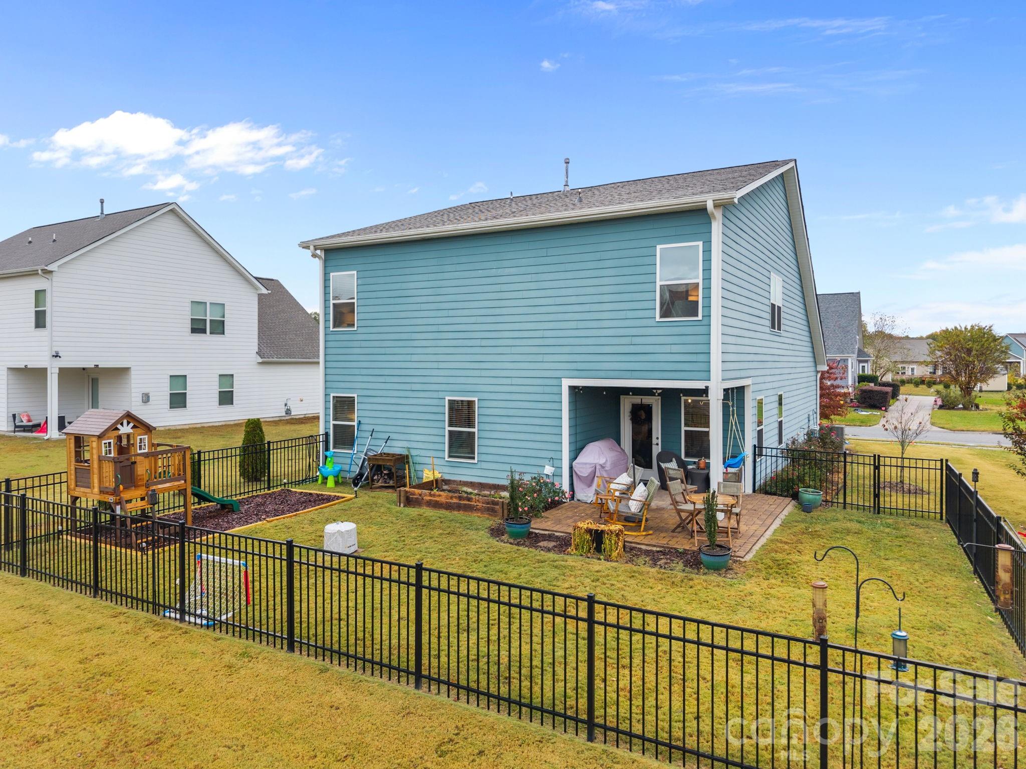 main property photo 38