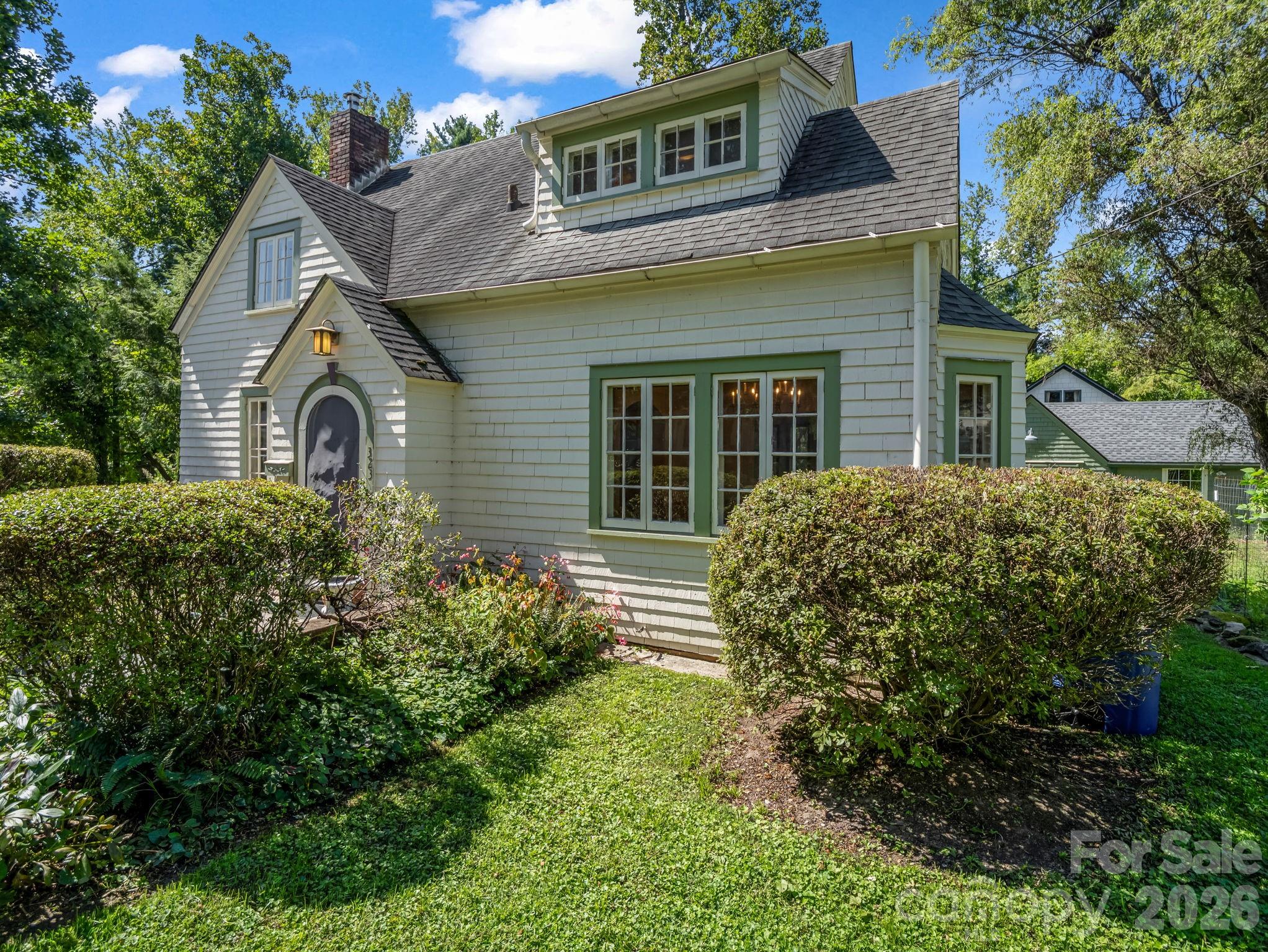 main property photo 11